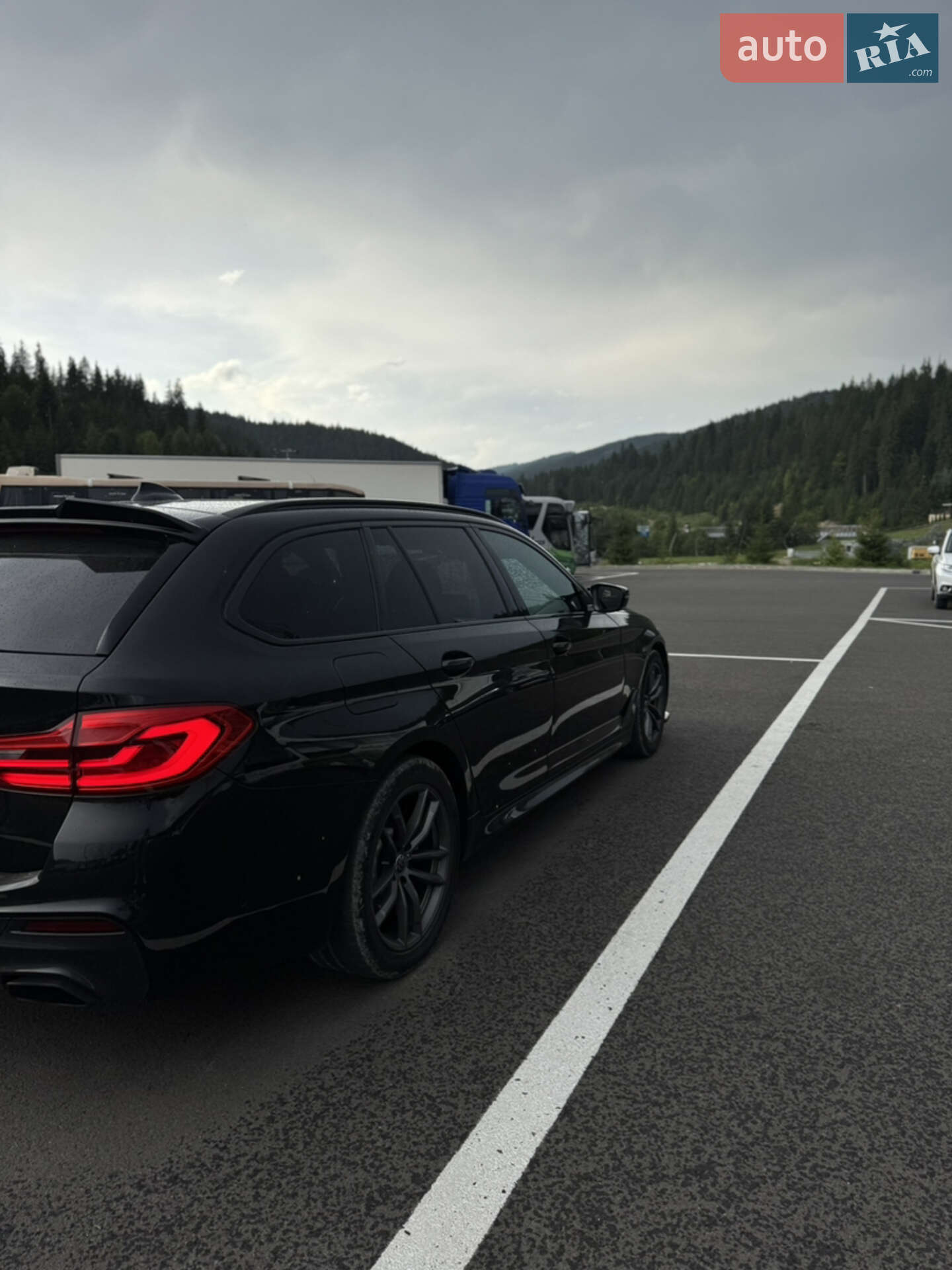 BMW 5 Series 2018 VIN WBAJM91060BH80263 фото оголошення 12 з 16
