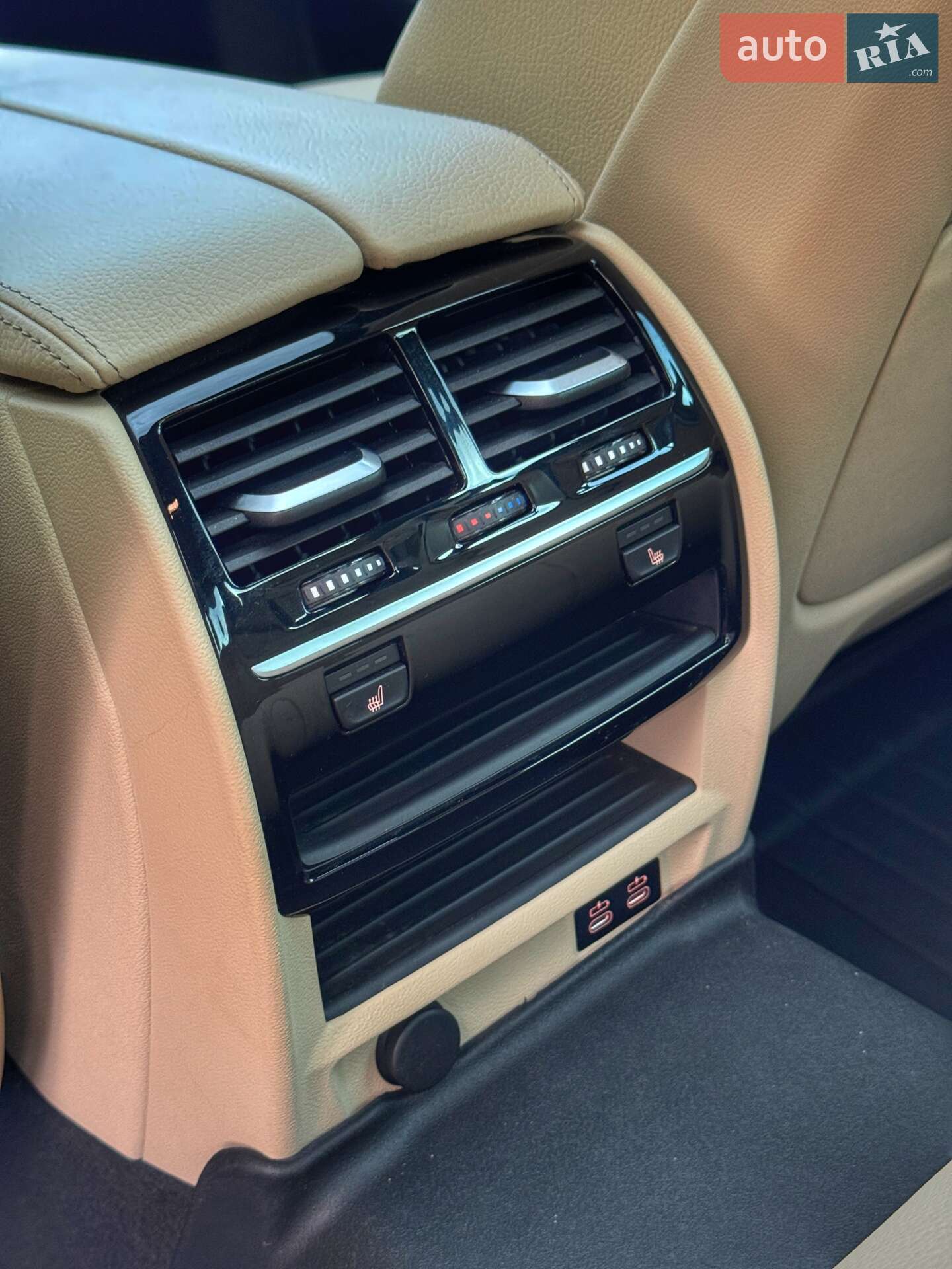BMW 5 Series 2019 VIN WBAJS7C05LCD17441 фото оголошення 27 з 38