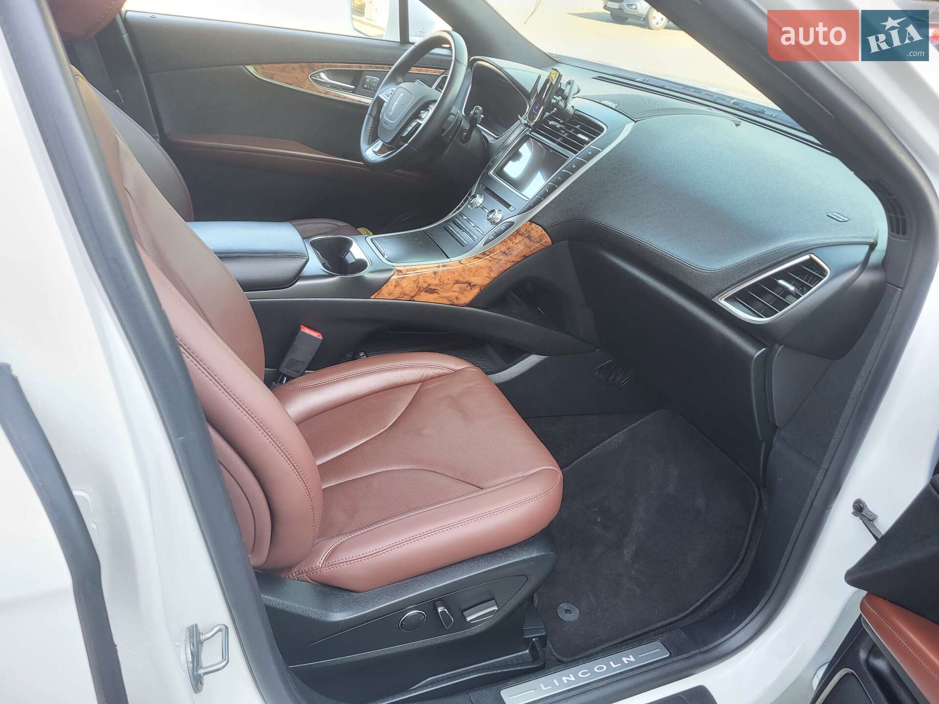 Lincoln Nautilus 2019 VIN 2LMPJ6K98LBL04383 фото оголошення 8 з 45