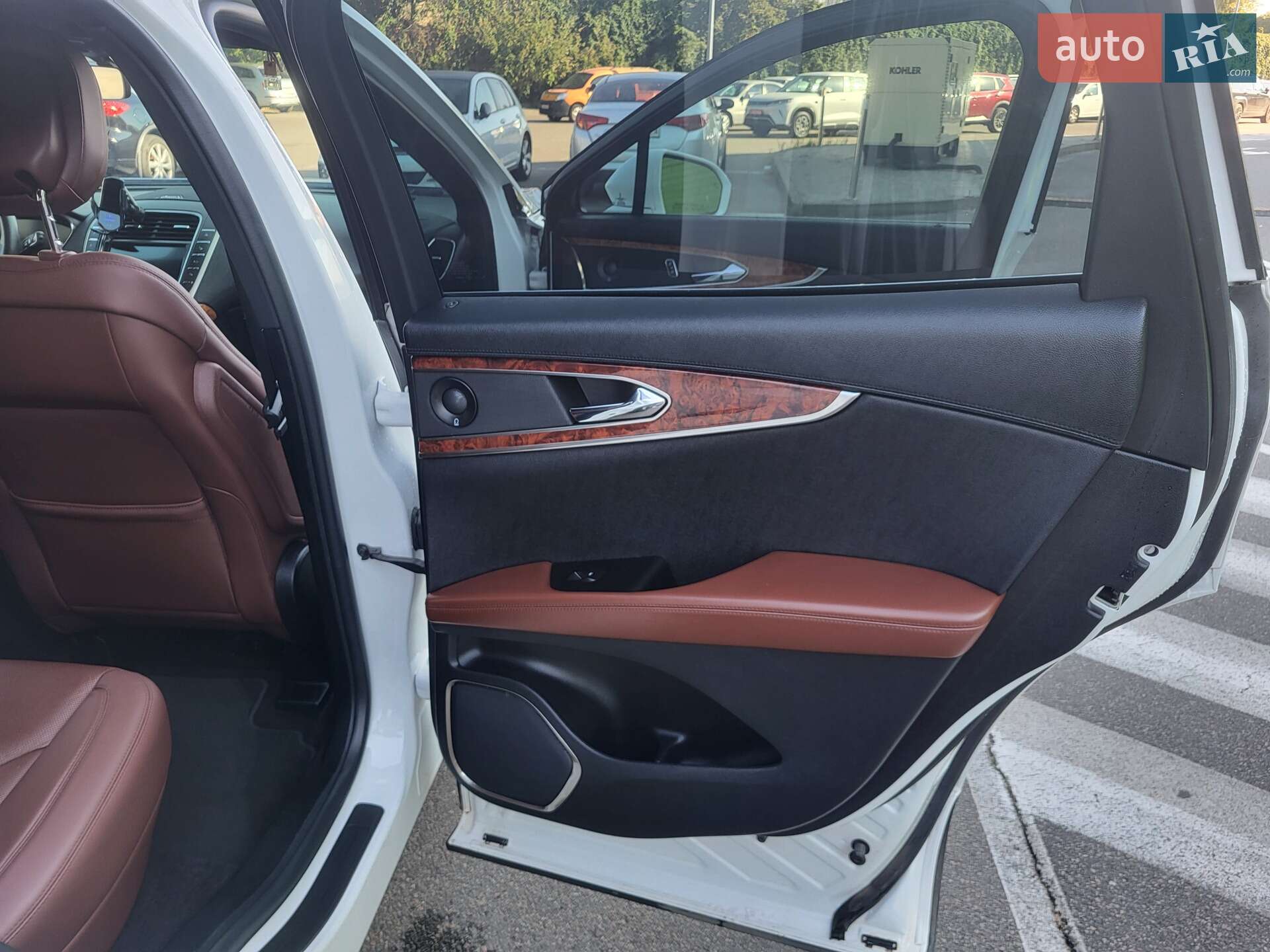 Lincoln Nautilus 2019 VIN 2LMPJ6K98LBL04383 фото оголошення 12 з 45