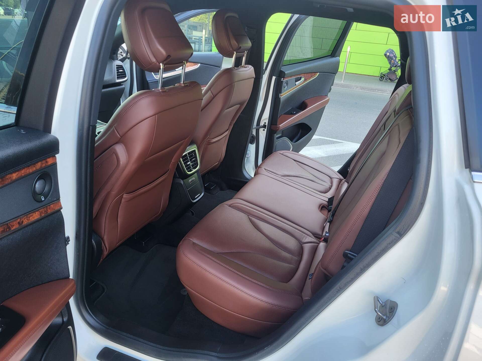 Lincoln Nautilus 2019 VIN 2LMPJ6K98LBL04383 фото оголошення 16 з 45