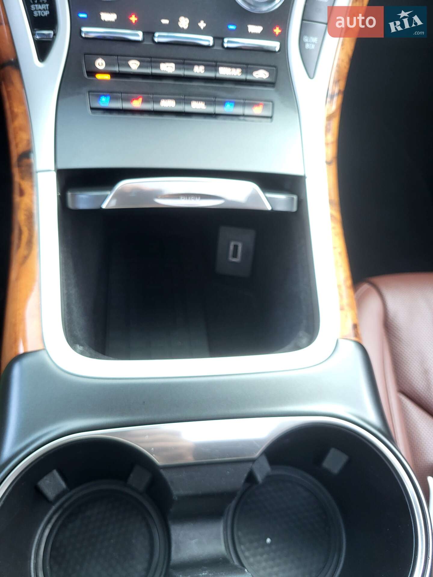 Lincoln Nautilus 2019 VIN 2LMPJ6K98LBL04383 фото оголошення 36 з 45