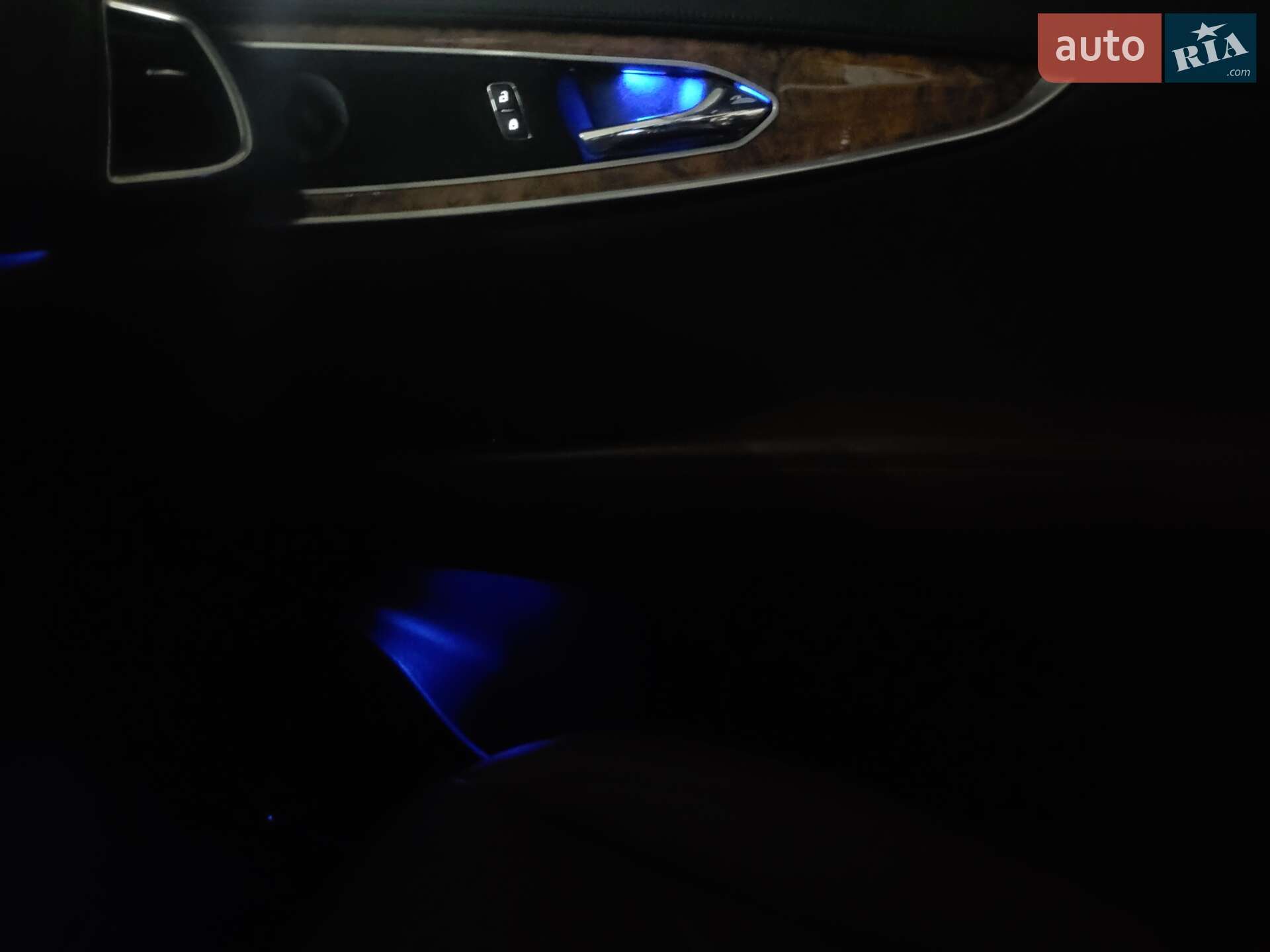 Lincoln Nautilus 2019 VIN 2LMPJ6K98LBL04383 фото оголошення 41 з 45