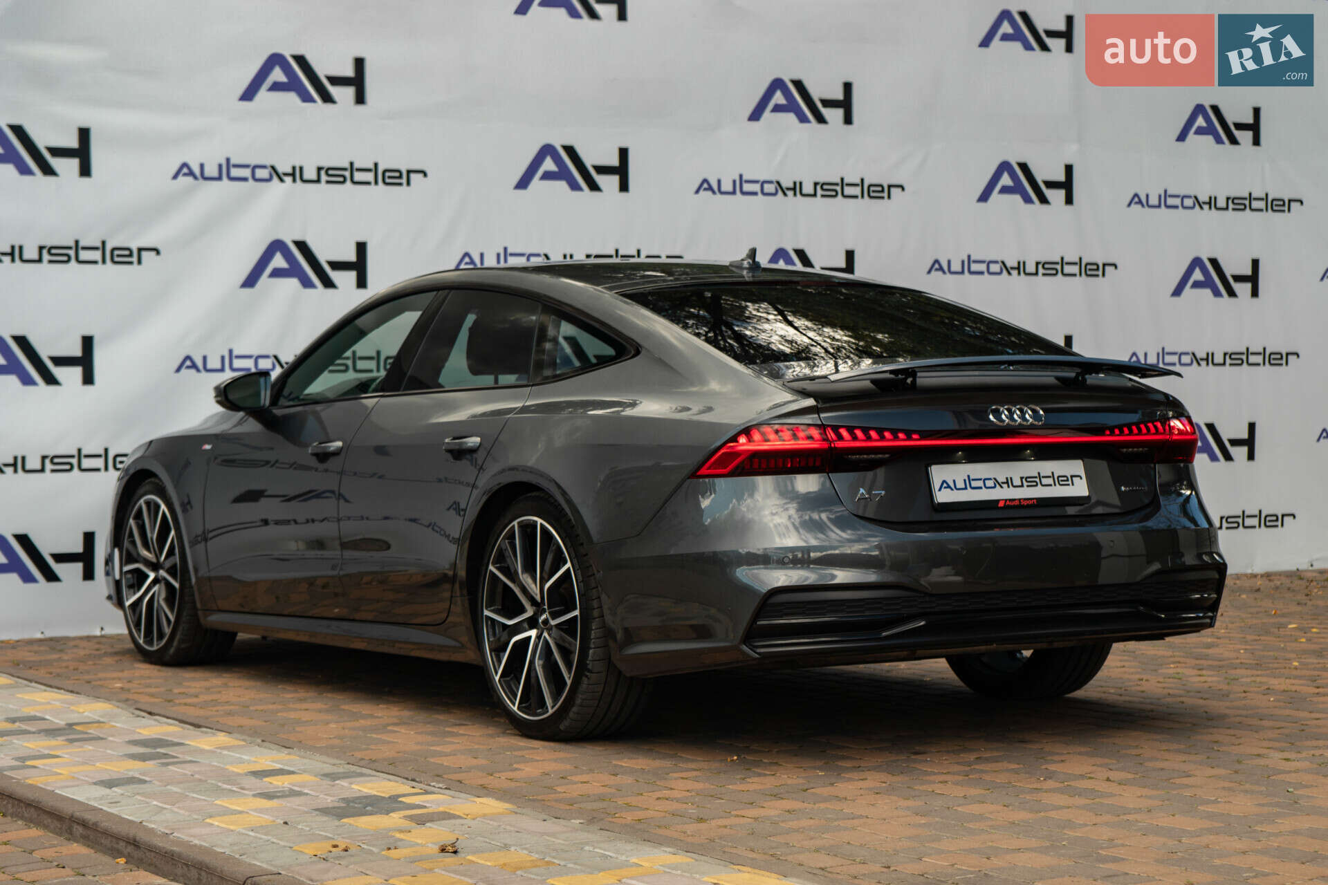 Audi A7 Sportback 2018 VIN WAUV2AF23KN065880 фото оголошення 18 з 39
