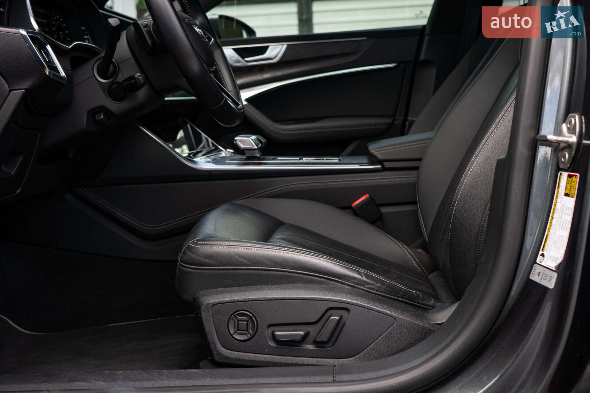 Audi A7 Sportback 2018 VIN WAUV2AF23KN065880 фото оголошення 29 з 39