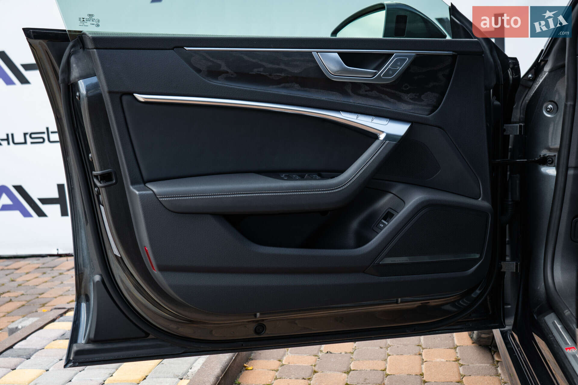 Audi A7 Sportback 2018 VIN WAUV2AF23KN065880 фото оголошення 30 з 39