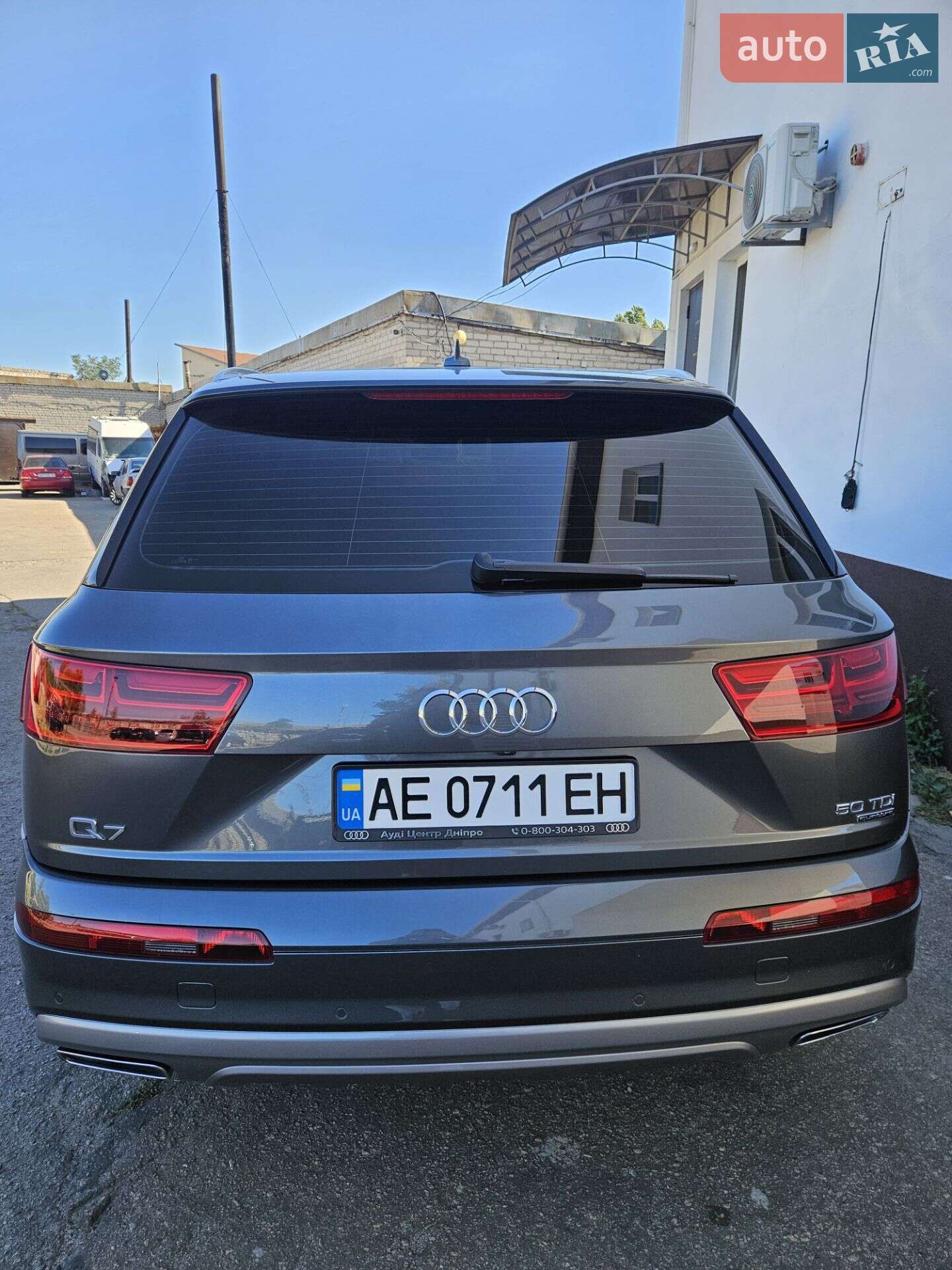 Audi Q7 2018 VIN WAUZZZ4M2KD000718 фото оголошення 8 з 23