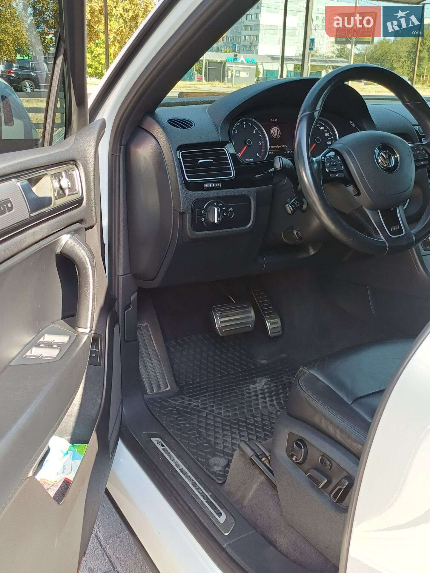 Volkswagen Touareg 2015 VIN WVGZZZ7PZFD018275 фото оголошення 11 з 28