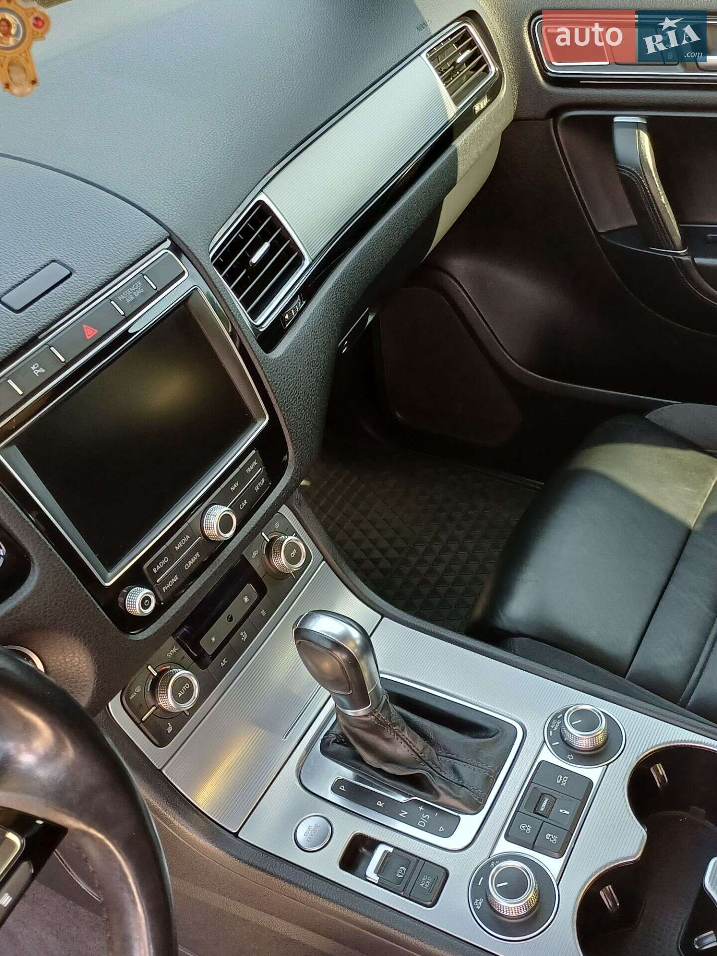 Volkswagen Touareg 2015 VIN WVGZZZ7PZFD018275 фото оголошення 19 з 28