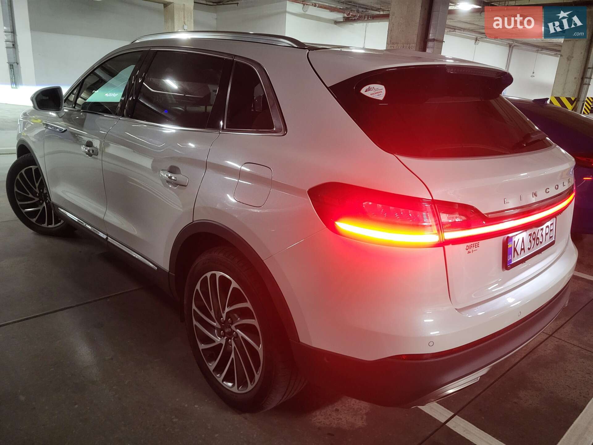 Lincoln Nautilus 2019 VIN 2LMPJ6K98LBL04383 фото оголошення 59 з 71