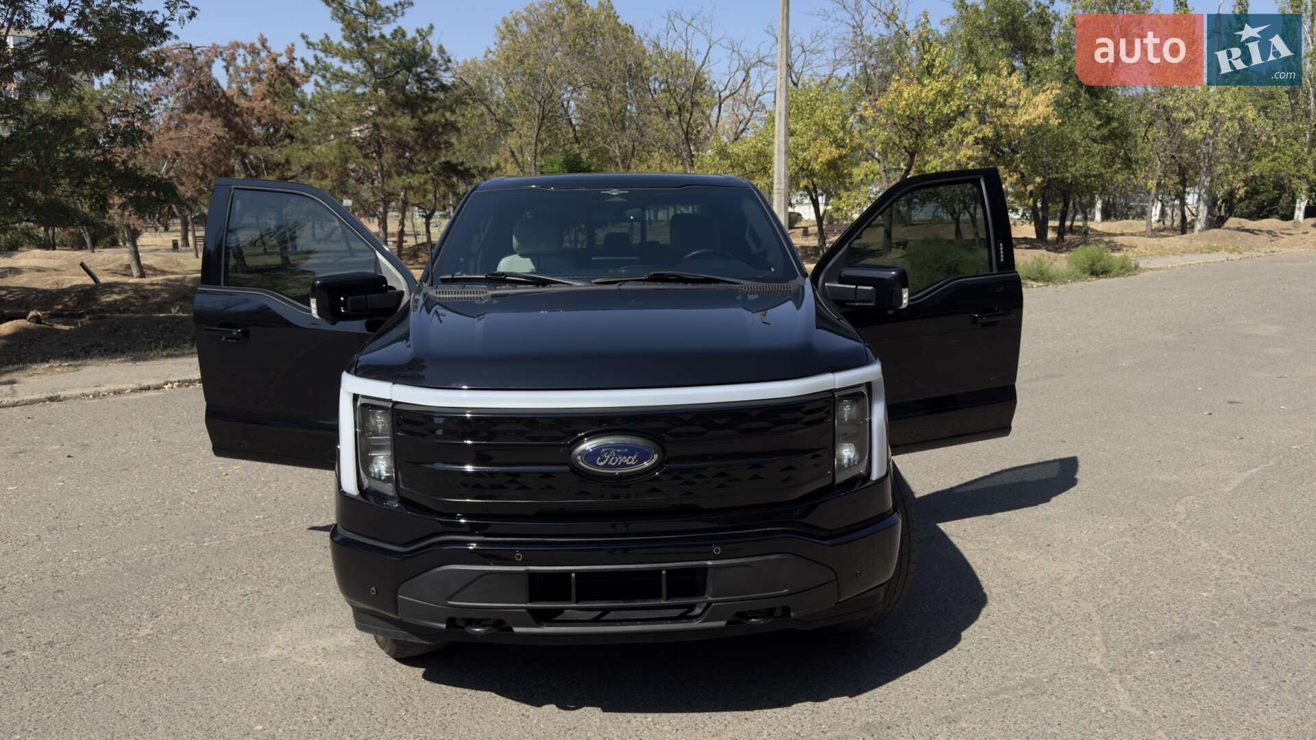 Ford F-150 2023 VIN 1FT6W1EV2PWG20911 фото оголошення 4 з 18
