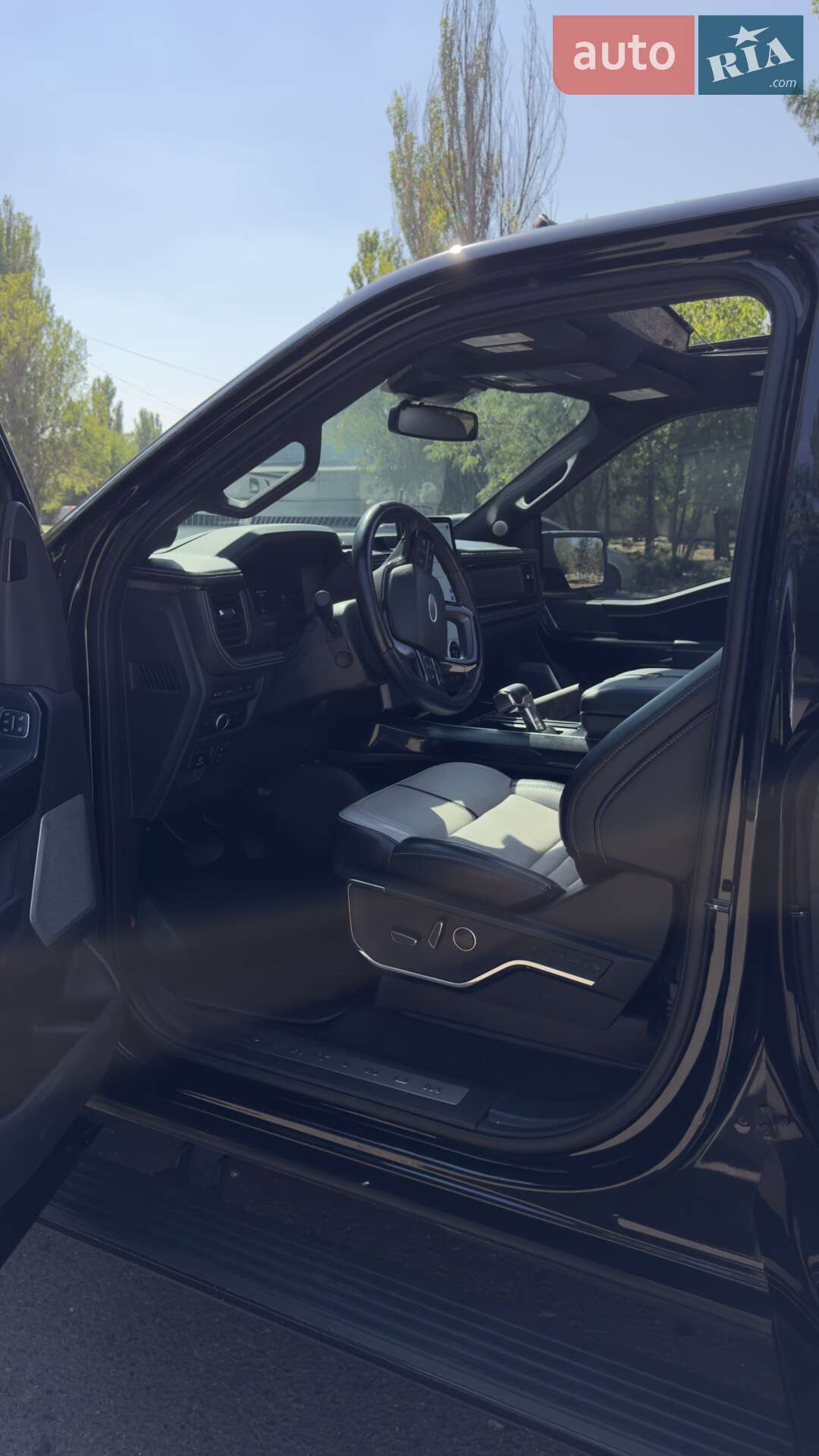 Ford F-150 2023 VIN 1FT6W1EV2PWG20911 фото оголошення 10 з 18