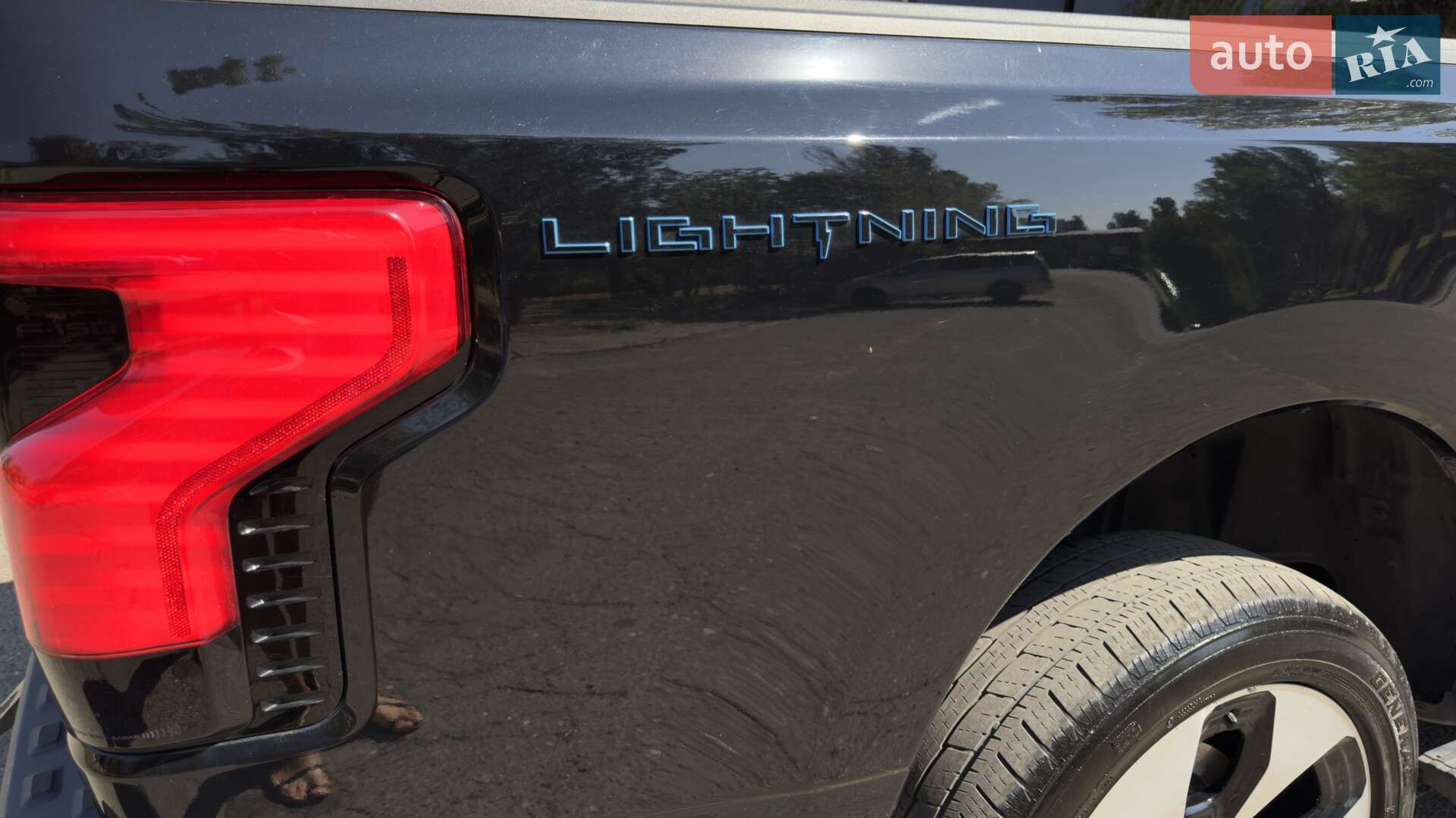 Ford F-150 2023 VIN 1FT6W1EV2PWG20911 фото оголошення 14 з 18