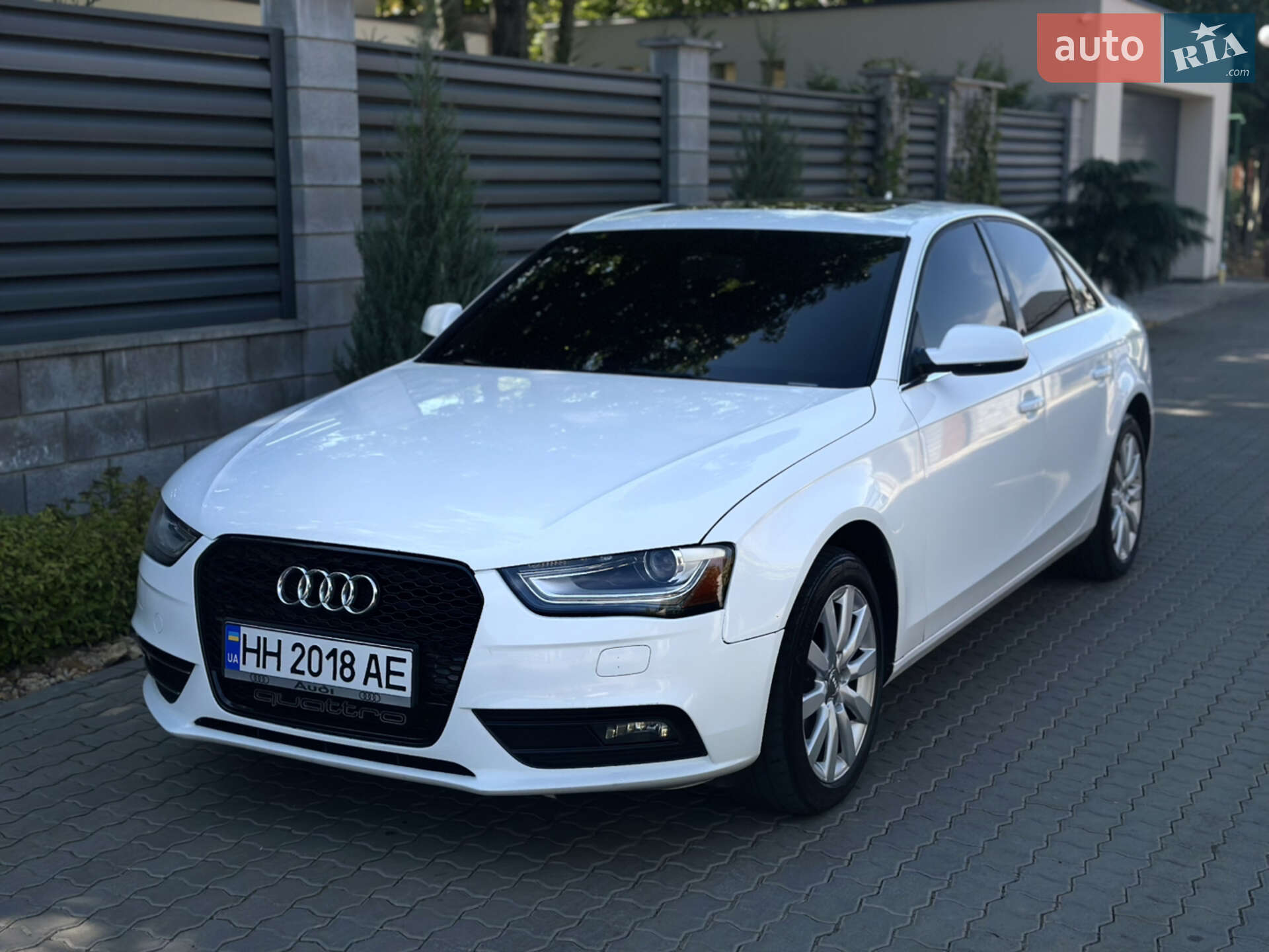 Audi A4 2012 VIN WAUBFAFLXDN031759 фото оголошення 2 з 33