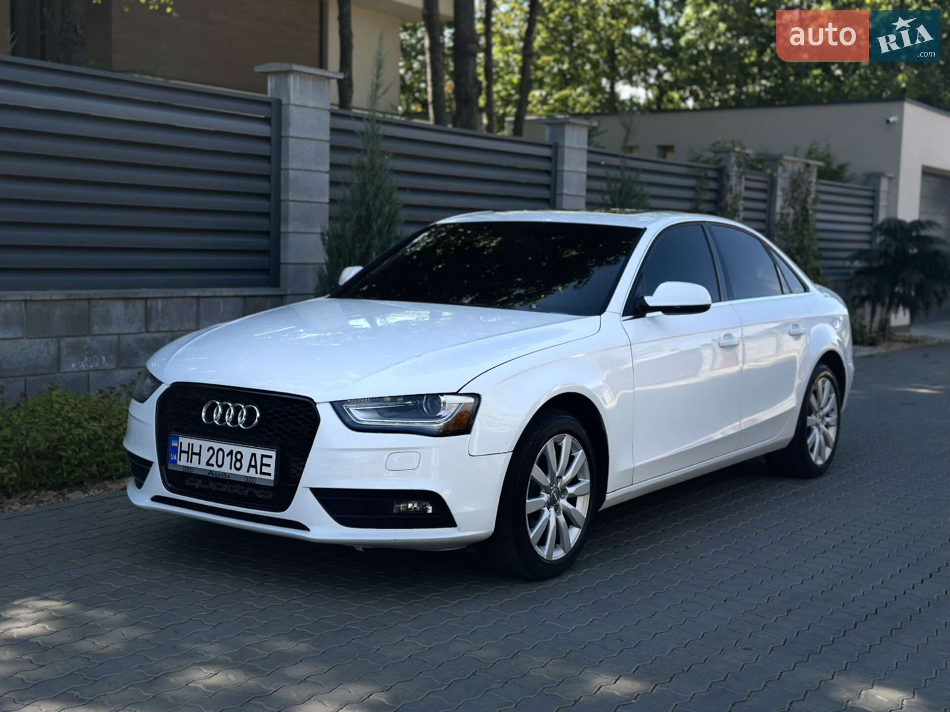Audi A4 2012 VIN WAUBFAFLXDN031759 фото оголошення 3 з 33