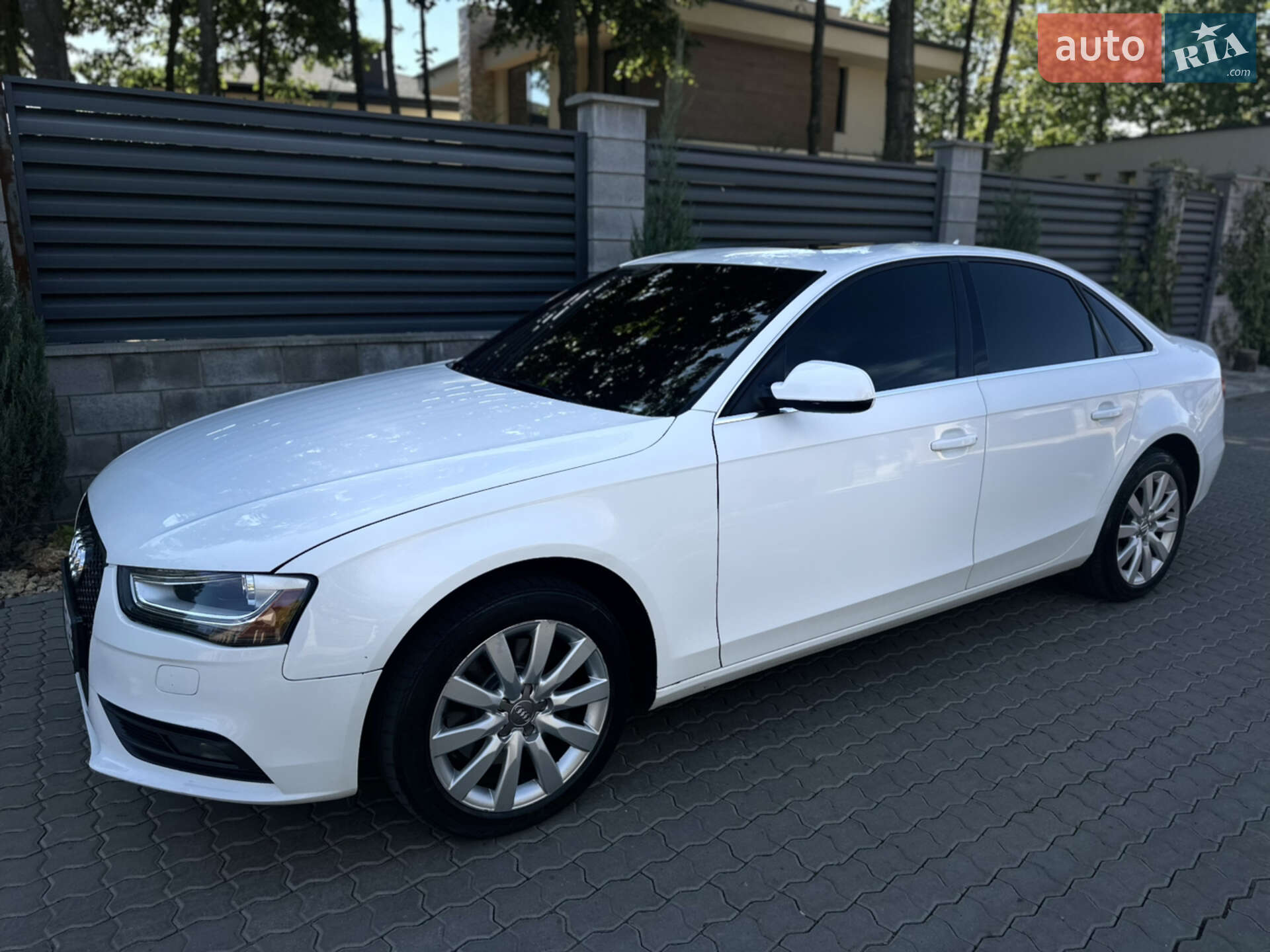 Audi A4 2012 VIN WAUBFAFLXDN031759 фото оголошення 7 з 33