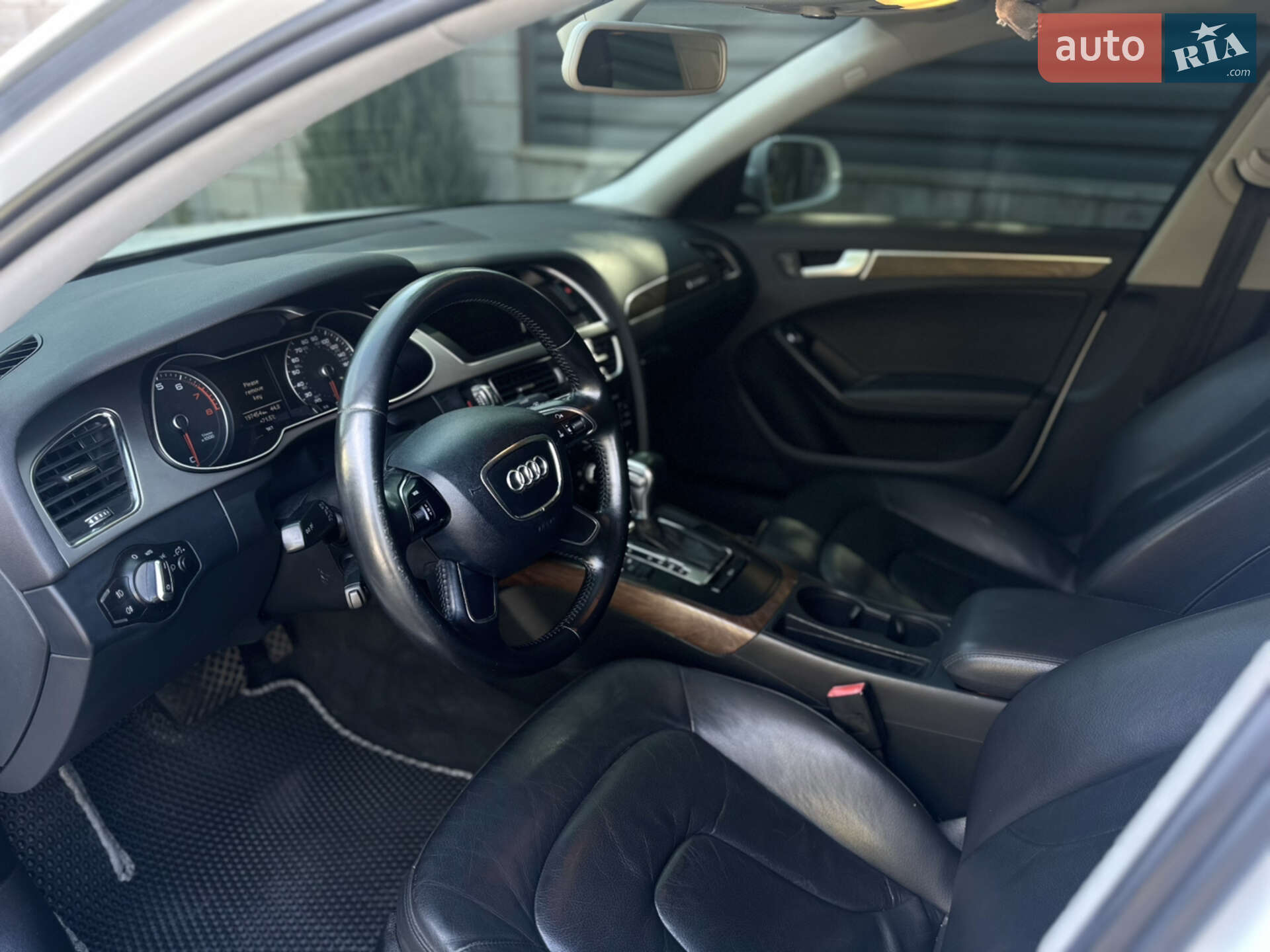 Audi A4 2012 VIN WAUBFAFLXDN031759 фото оголошення 10 з 33