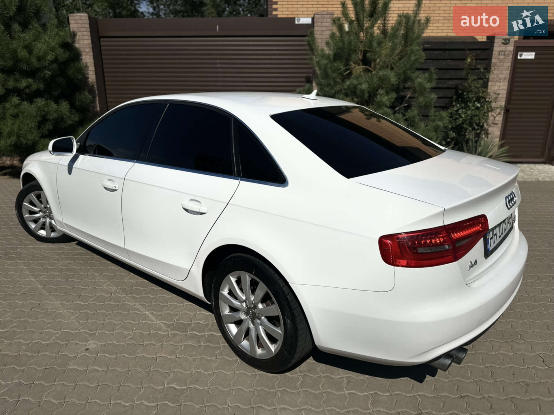 Audi A4 2012 VIN WAUBFAFLXDN031759 фото оголошення 17 з 33
