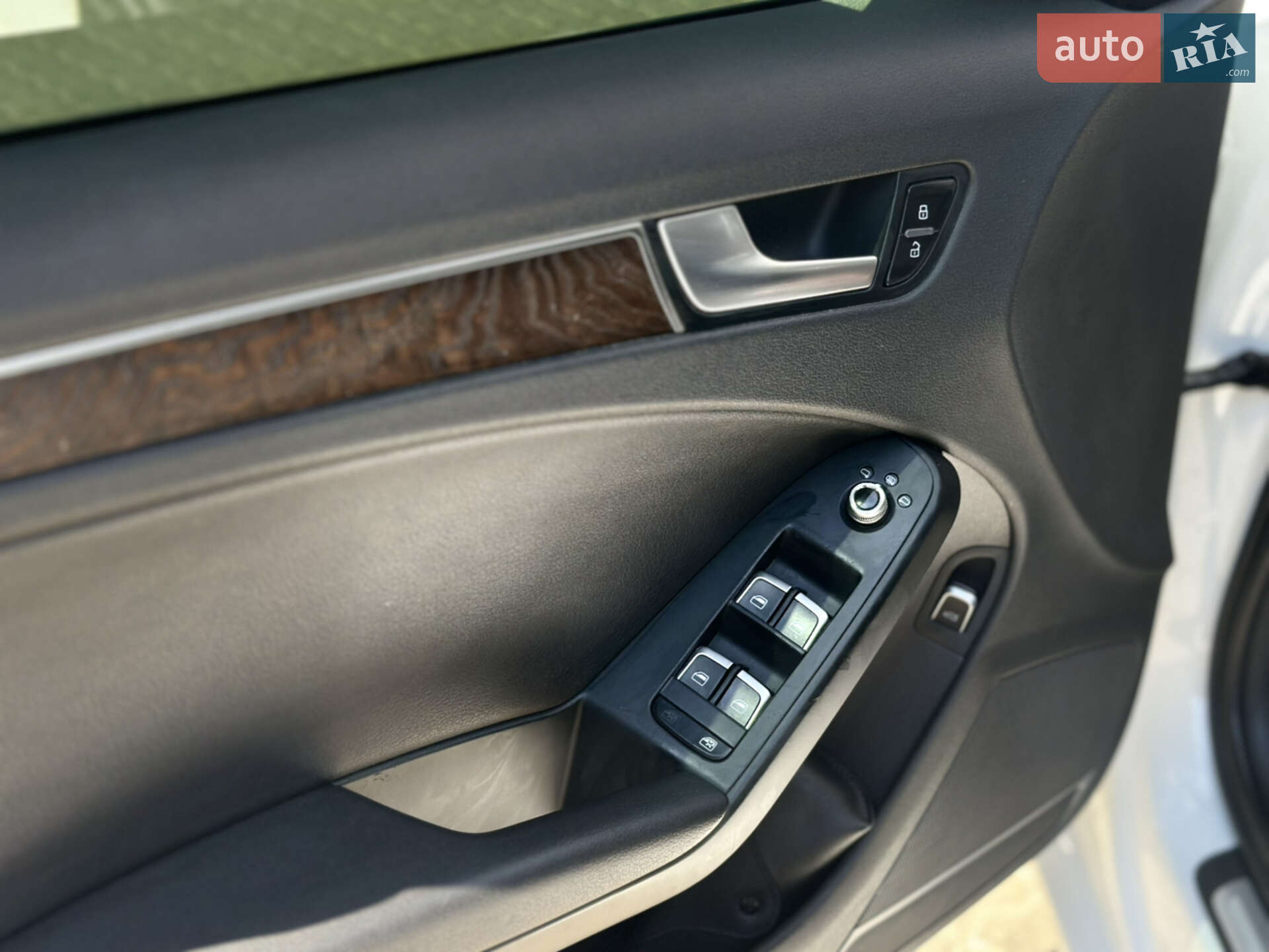 Audi A4 2012 VIN WAUBFAFLXDN031759 фото оголошення 29 з 33