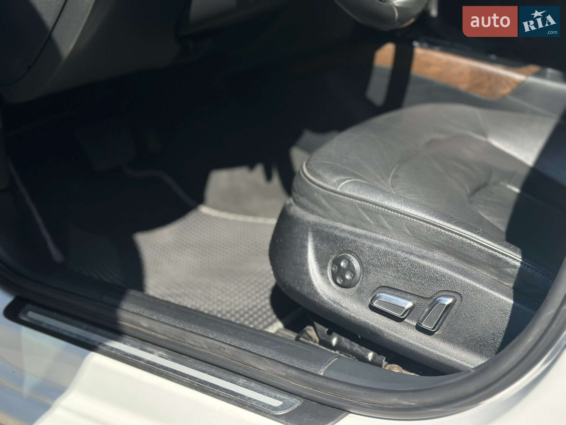 Audi A4 2012 VIN WAUBFAFLXDN031759 фото оголошення 32 з 33