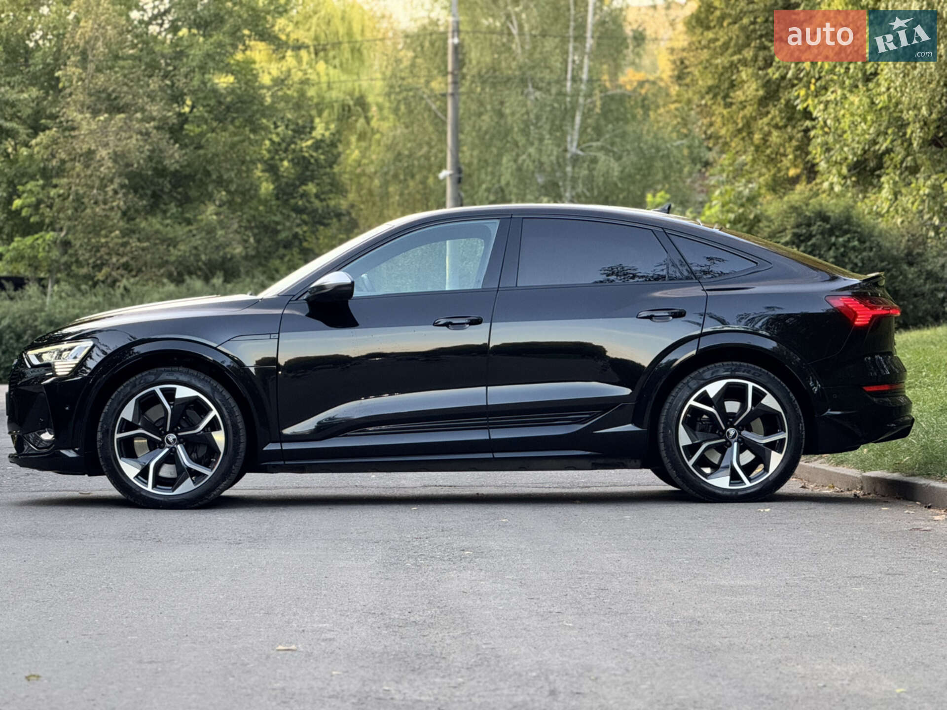 Audi e-tron S Sportback 2021 VIN WAUZZZGE1MB041831 фото оголошення 10 з 47