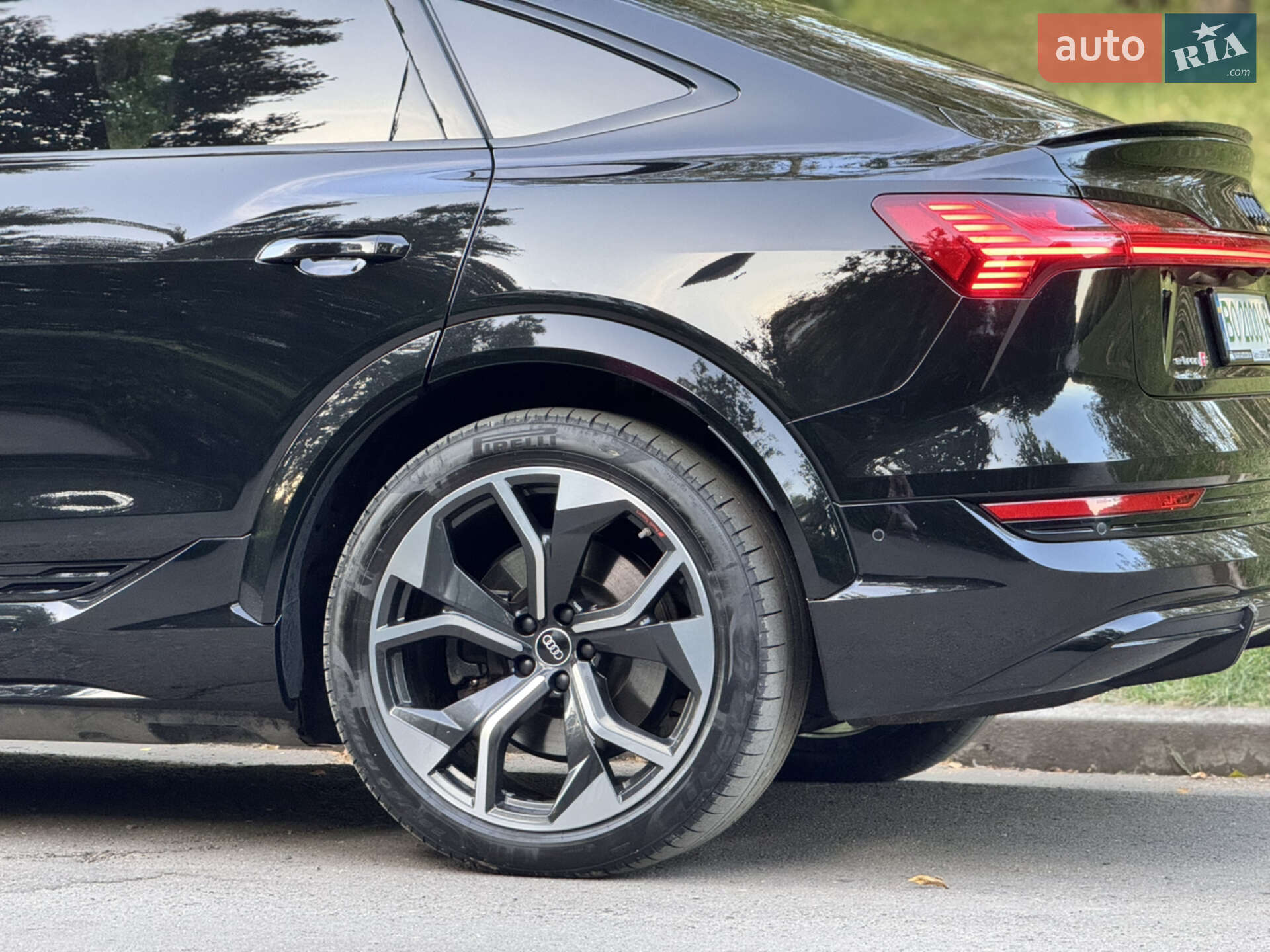 Audi e-tron S Sportback 2021 VIN WAUZZZGE1MB041831 фото оголошення 12 з 47