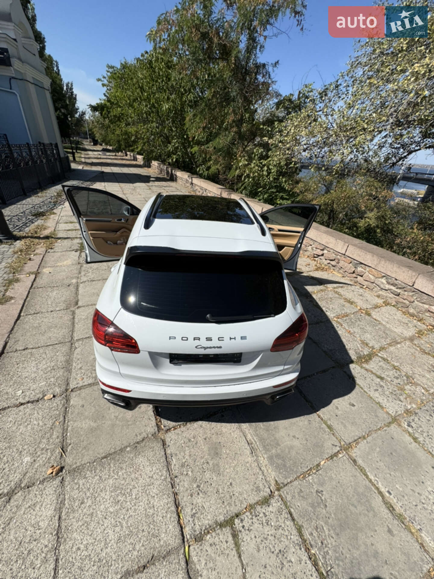 Porsche Cayenne 2016 VIN WP1ZZZ92ZHKA81712 фото оголошення 4 з 16
