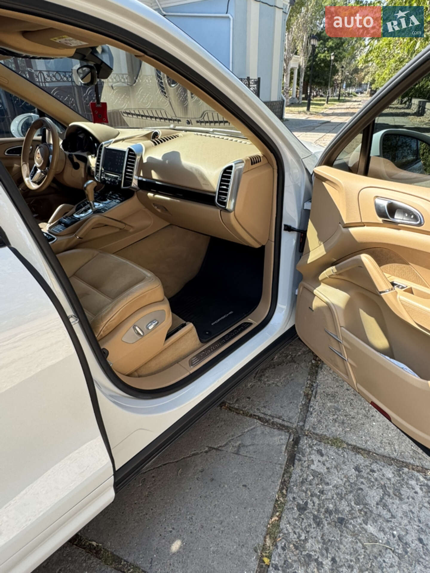 Porsche Cayenne 2016 VIN WP1ZZZ92ZHKA81712 фото оголошення 13 з 16