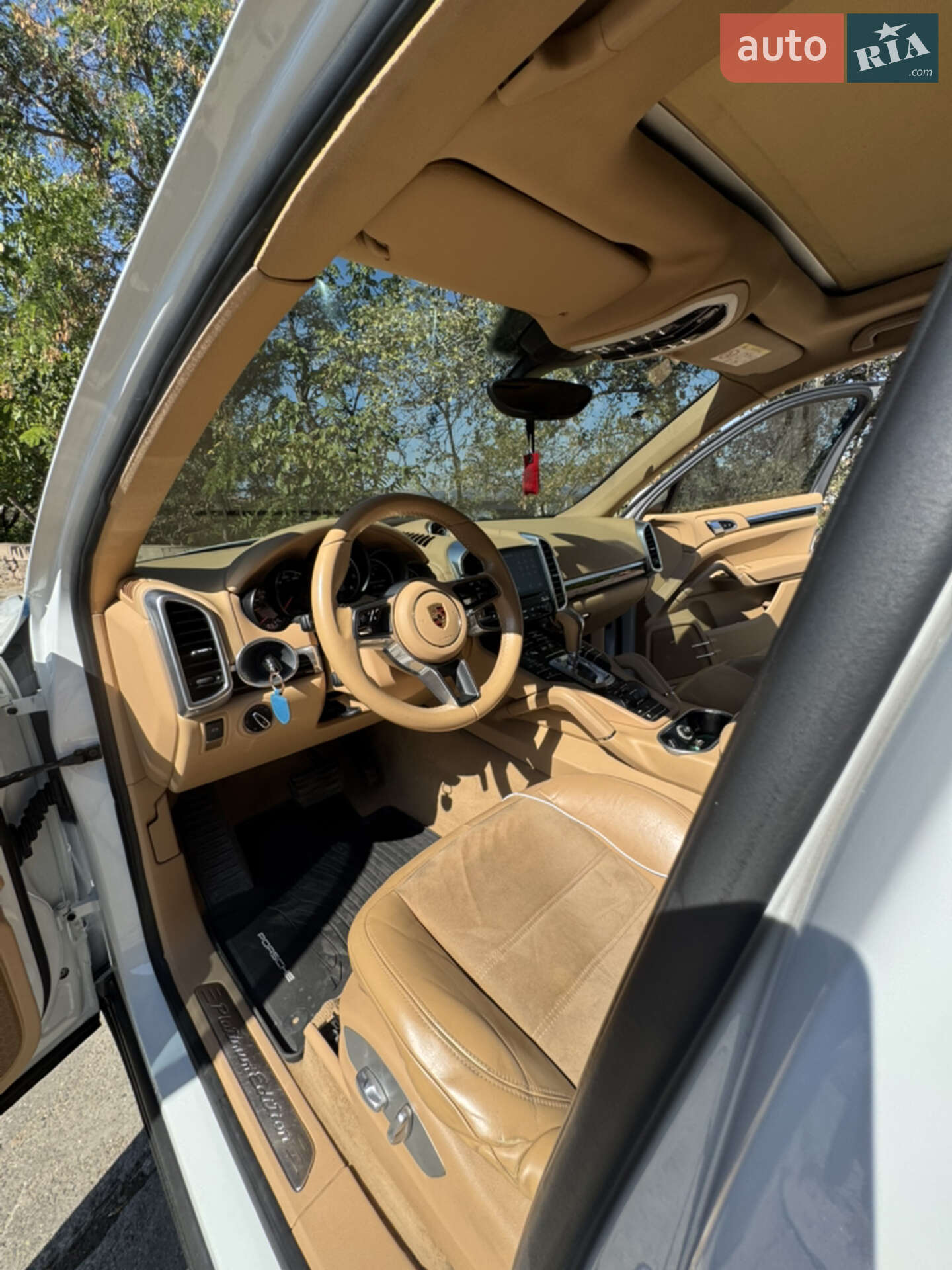 Porsche Cayenne 2016 VIN WP1ZZZ92ZHKA81712 фото оголошення 14 з 16