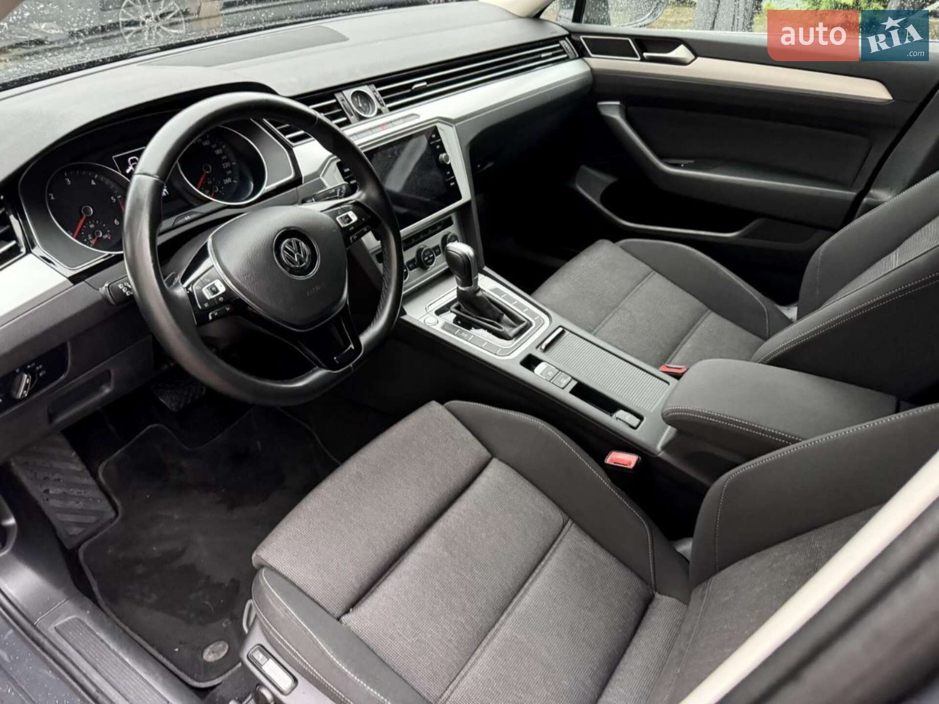 Volkswagen Passat 2019 VIN WVWZZZ3CZKE086588 фото оголошення 11 з 15