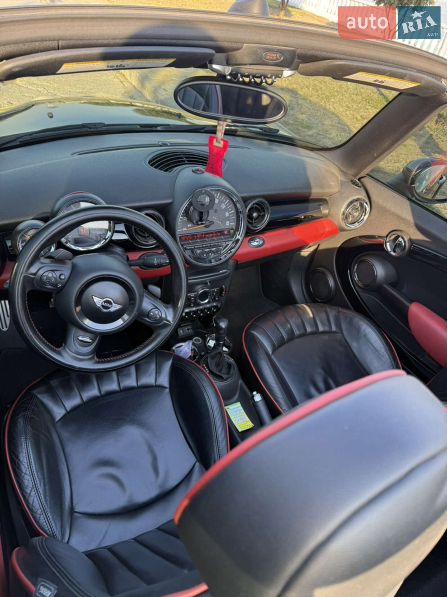Mini Convertible 2015 VIN WMWZP3C50F2A91604 фото оголошення 17 з 22
