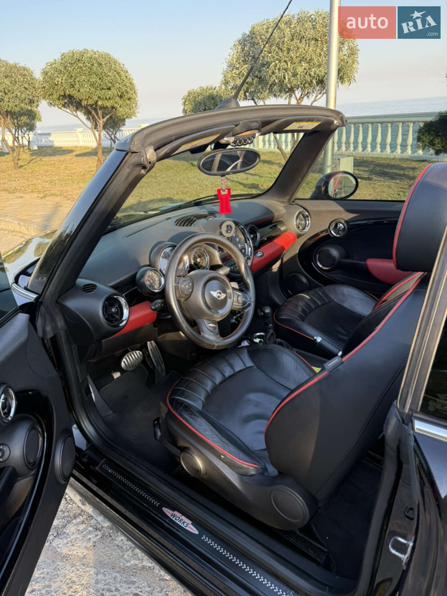 Mini Convertible 2015 VIN WMWZP3C50F2A91604 фото оголошення 16 з 22