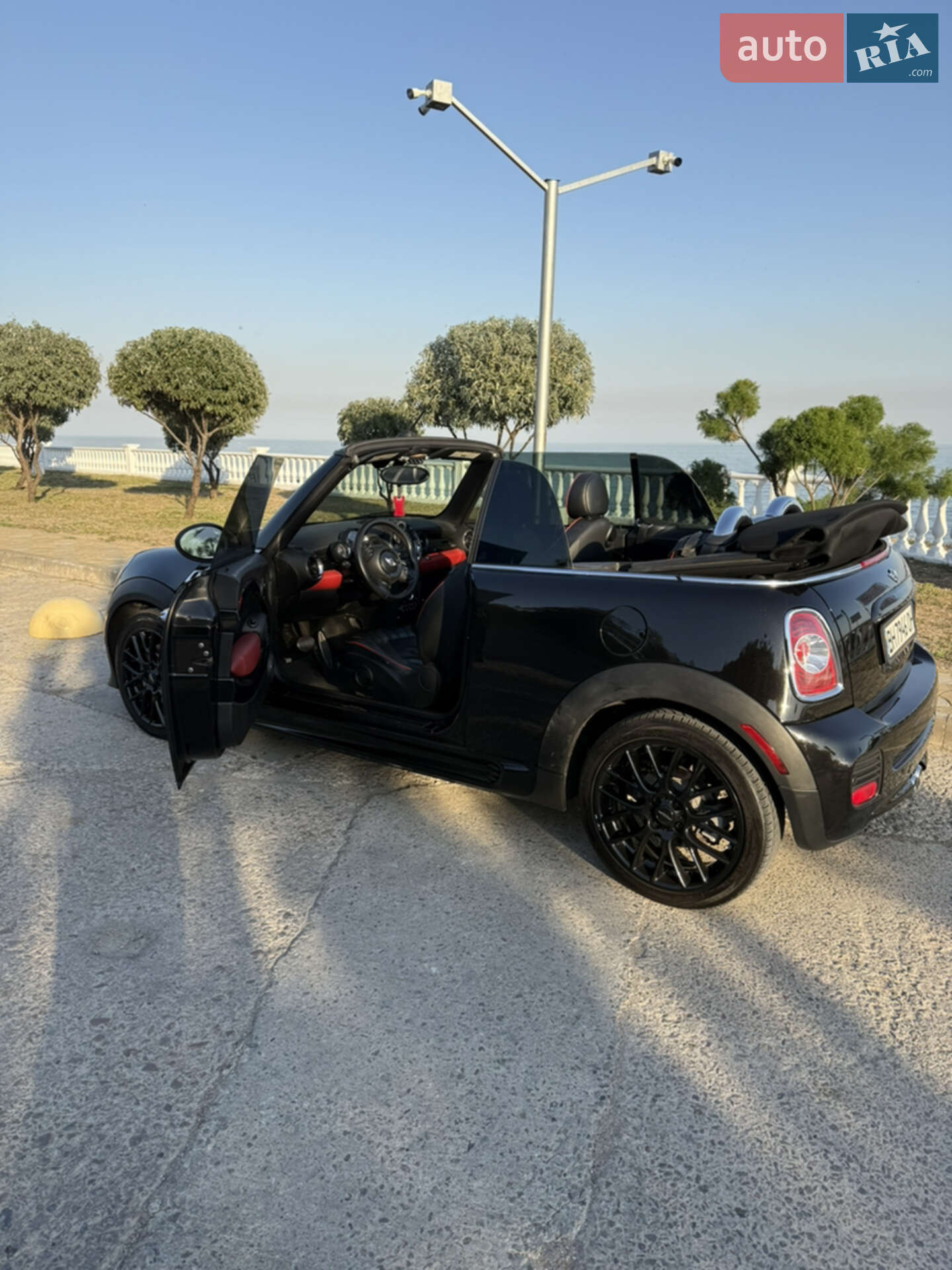 Mini Convertible 2015 VIN WMWZP3C50F2A91604 фото оголошення 2 з 22