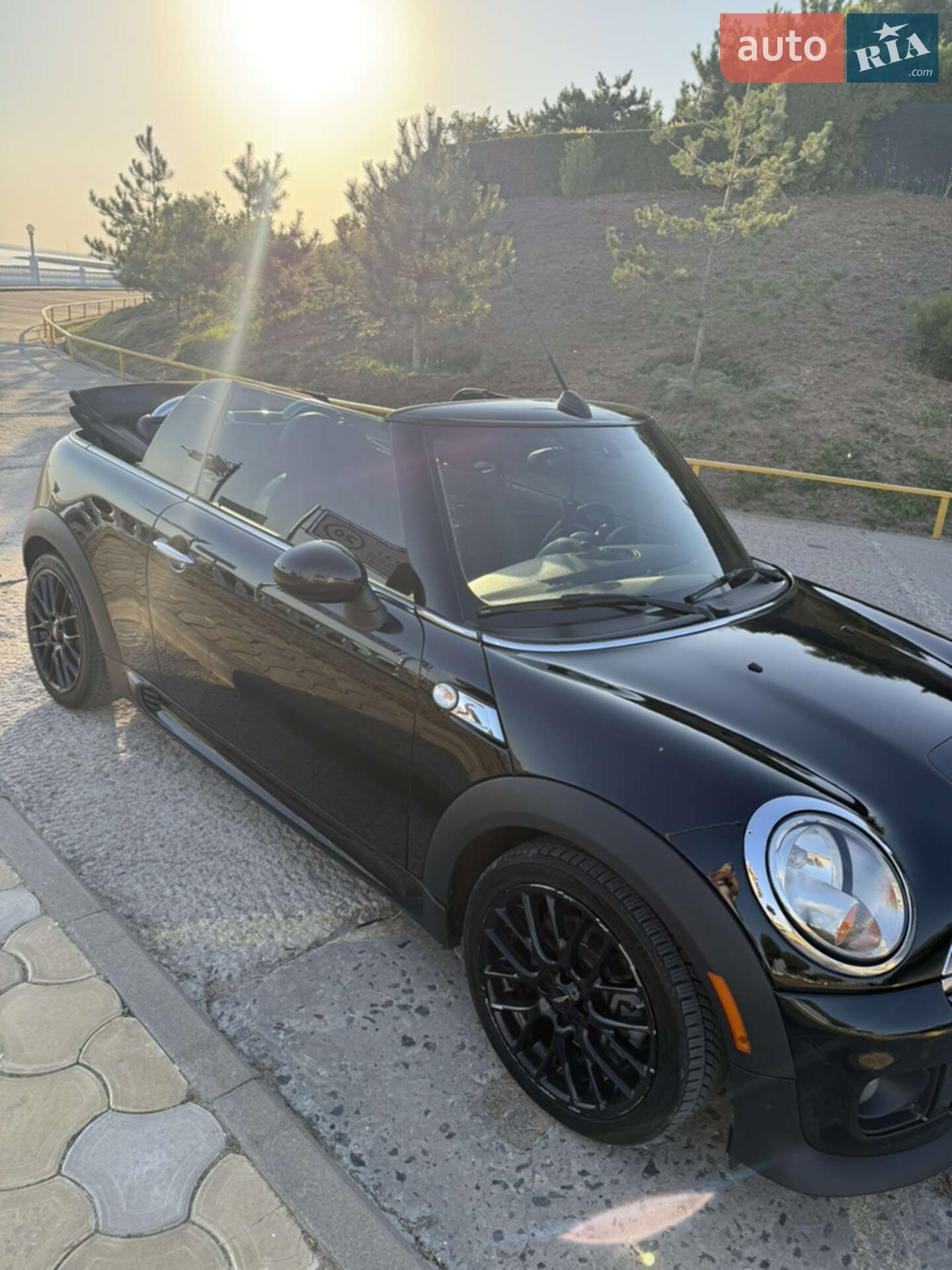 Mini Convertible 2015 VIN WMWZP3C50F2A91604 фото оголошення 21 з 22