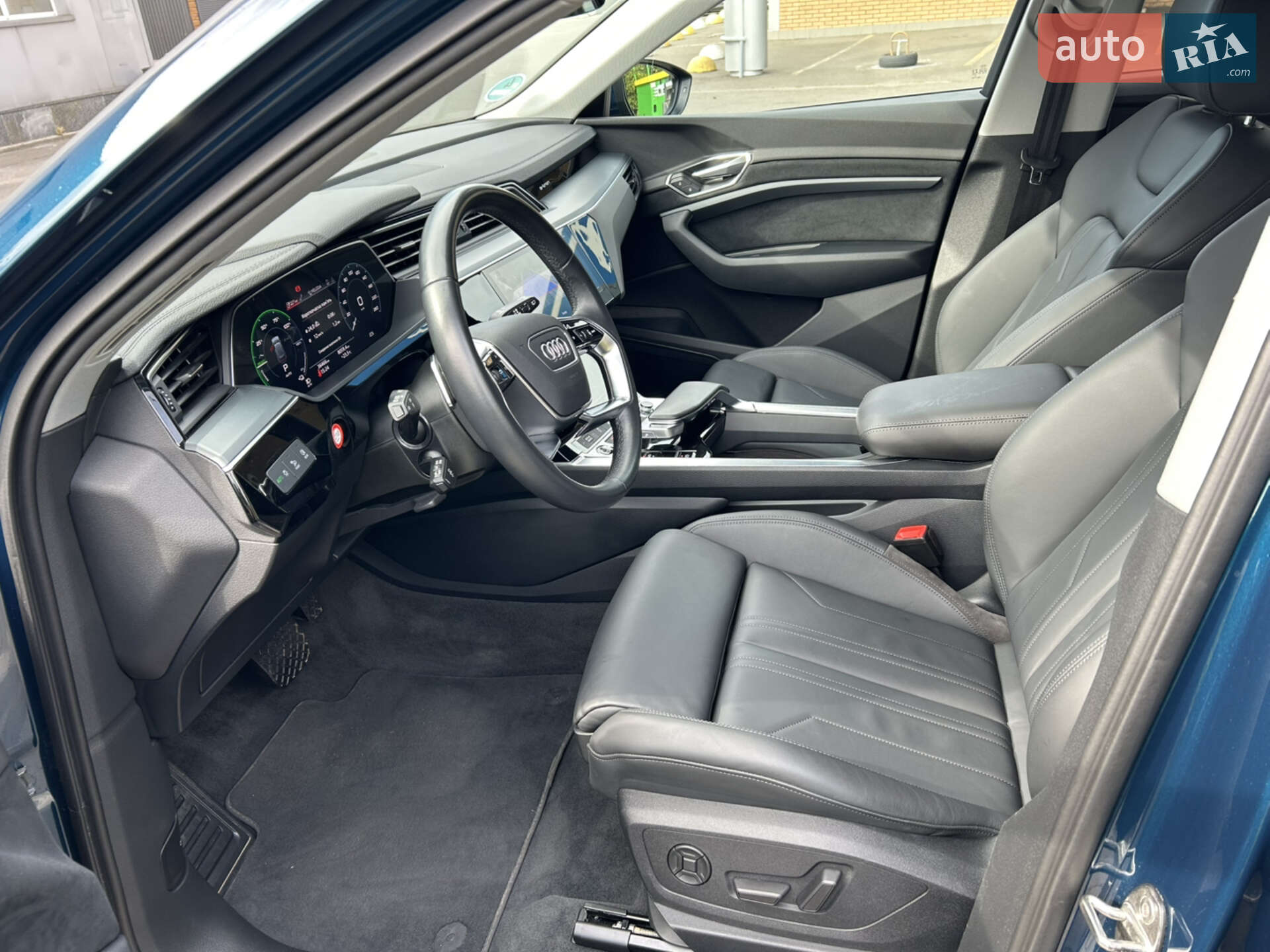 Audi e-tron 2022 VIN WAUZZZGE4PB012828 фото оголошення 16 з 32