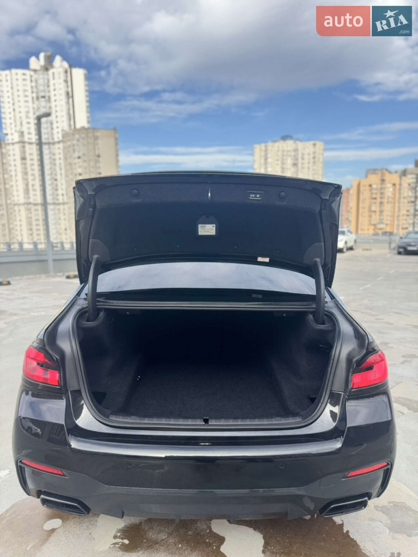 BMW 5 Series 2021 VIN WBA13BK0XMCG90283 фото оголошення 7 з 54