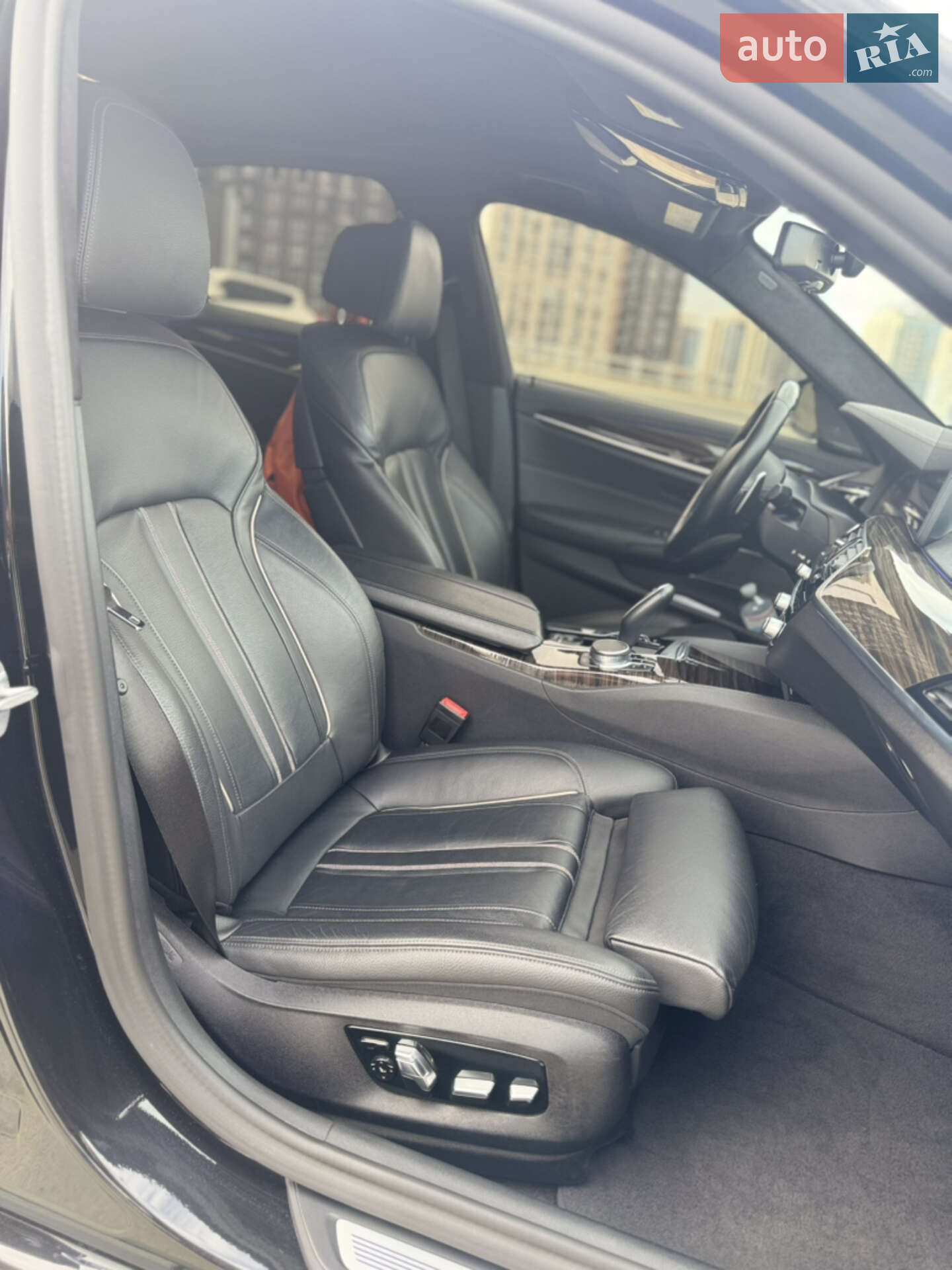 BMW 5 Series 2021 VIN WBA13BK0XMCG90283 фото оголошення 27 з 54