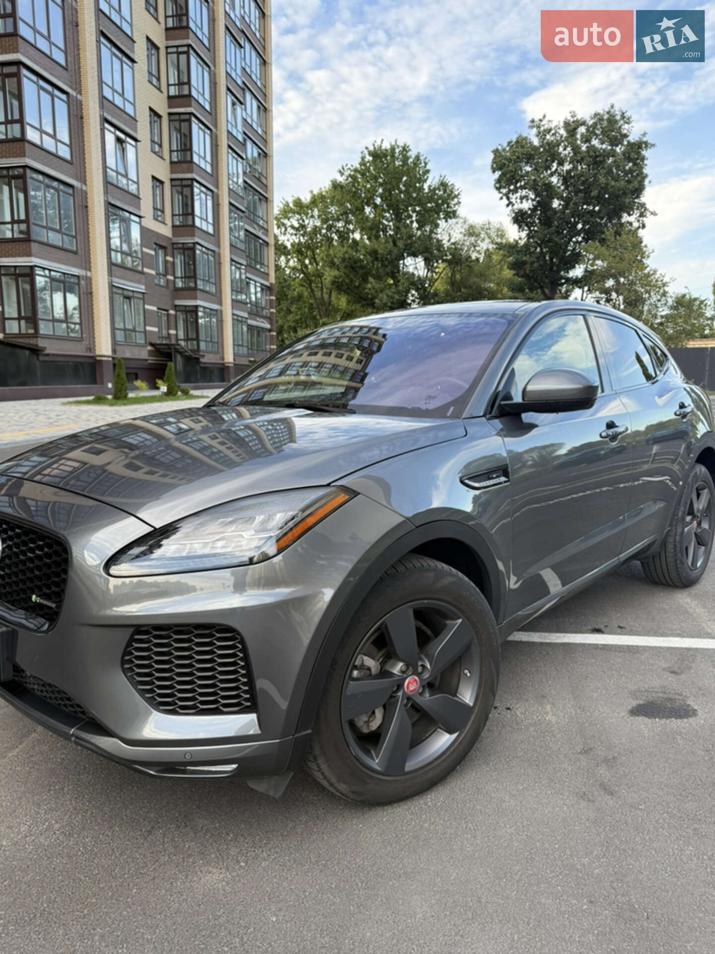 Jaguar E-Pace 2019 VIN SADF12FX2L1Z79000 фото оголошення 4 з 32