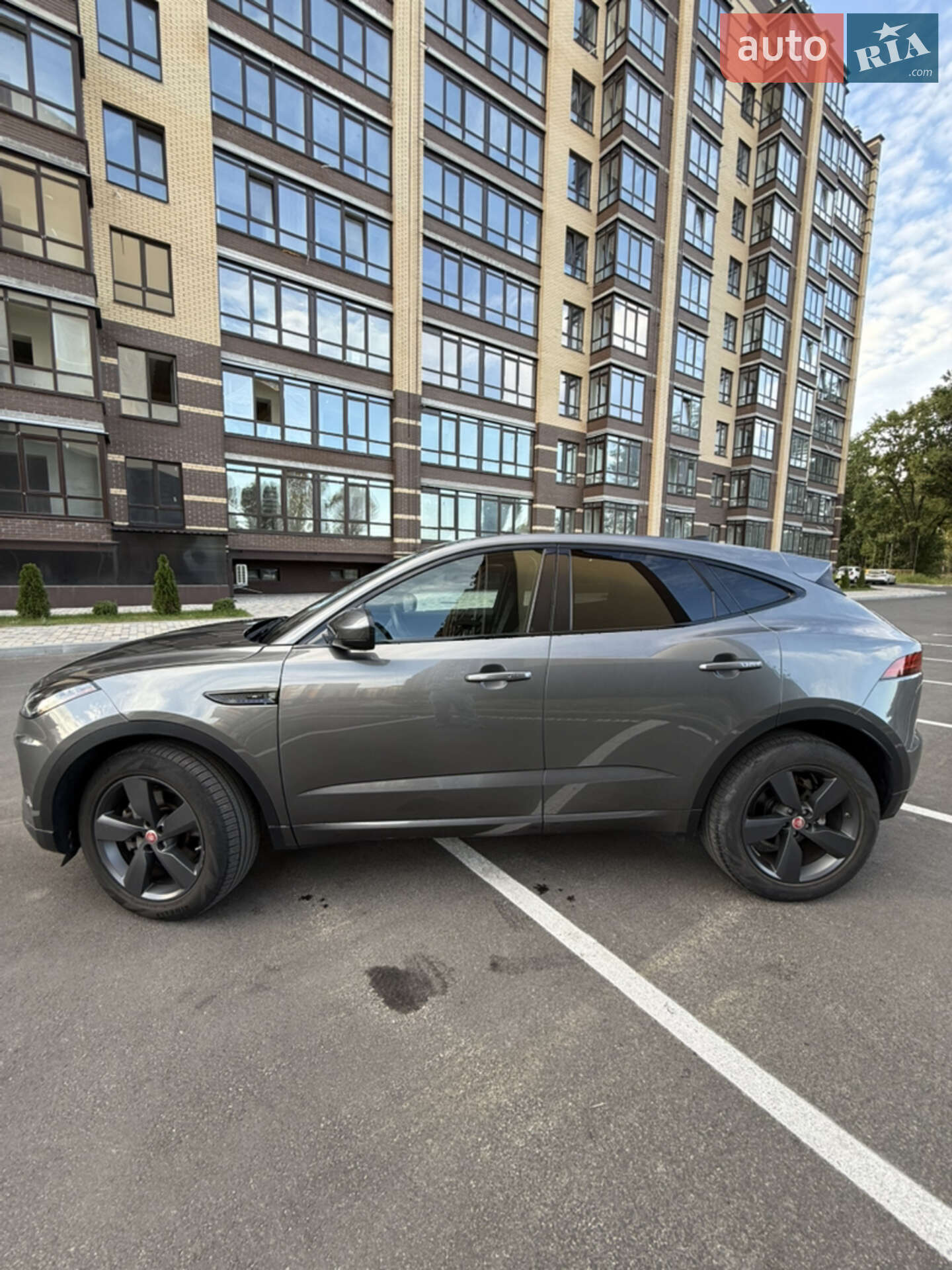 Jaguar E-Pace 2019 VIN SADF12FX2L1Z79000 фото оголошення 7 з 32