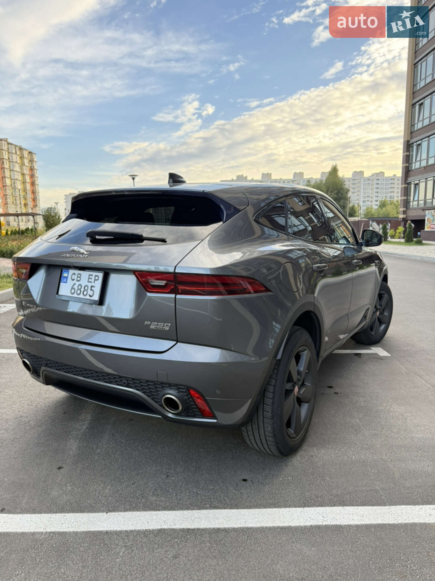 Jaguar E-Pace 2019 VIN SADF12FX2L1Z79000 фото оголошення 8 з 32