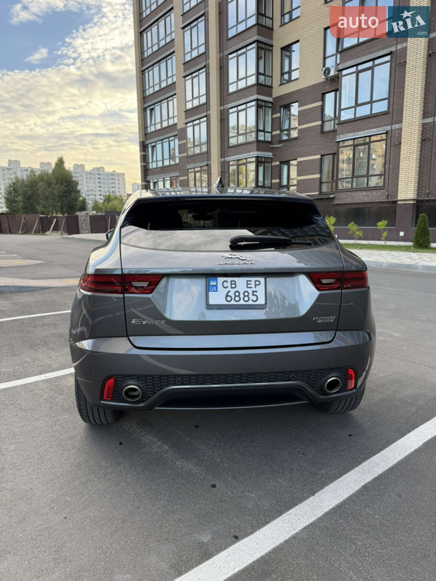 Jaguar E-Pace 2019 VIN SADF12FX2L1Z79000 фото оголошення 9 з 32