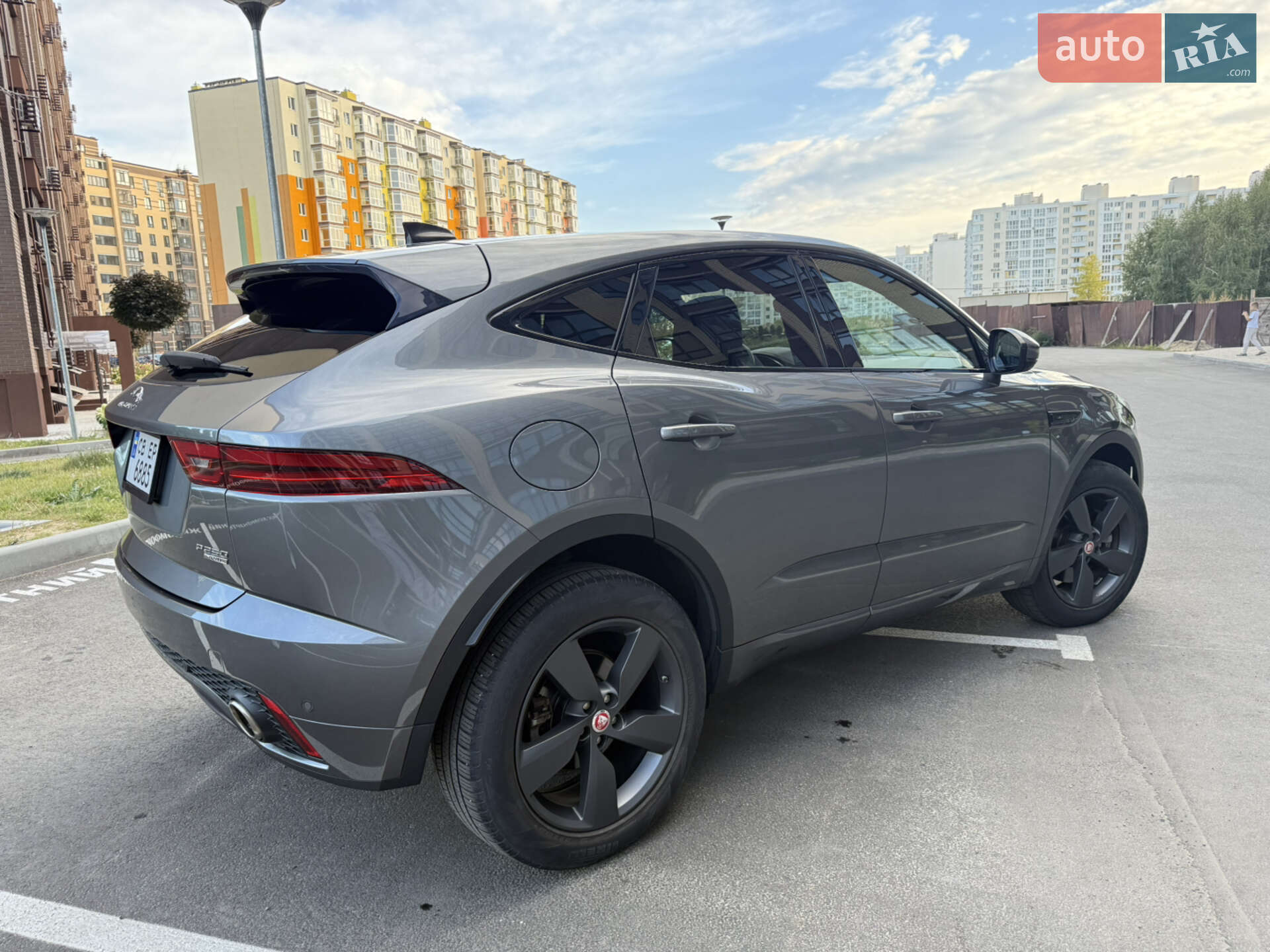 Jaguar E-Pace 2019 VIN SADF12FX2L1Z79000 фото оголошення 10 з 32