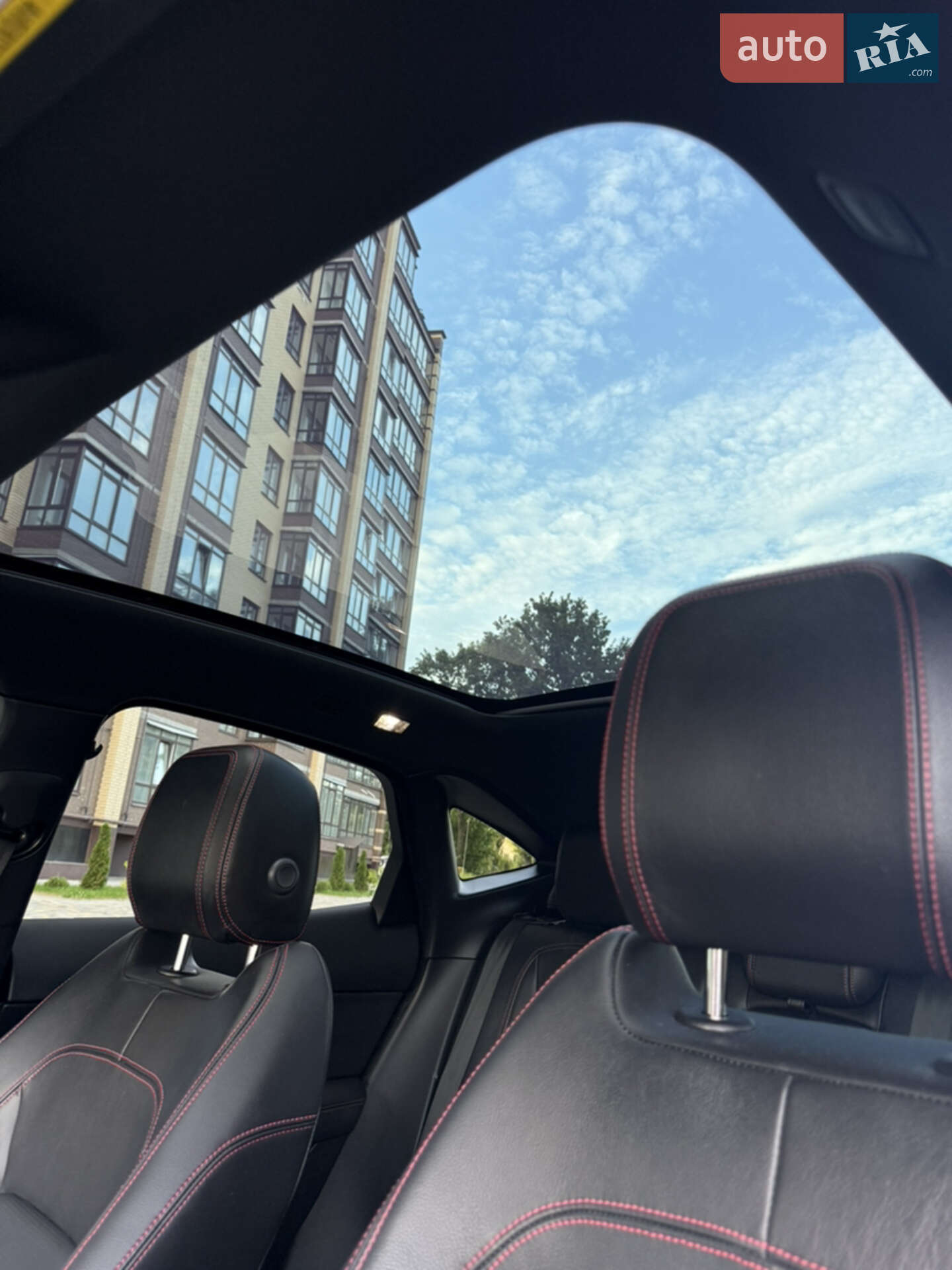 Jaguar E-Pace 2019 VIN SADF12FX2L1Z79000 фото оголошення 13 з 32