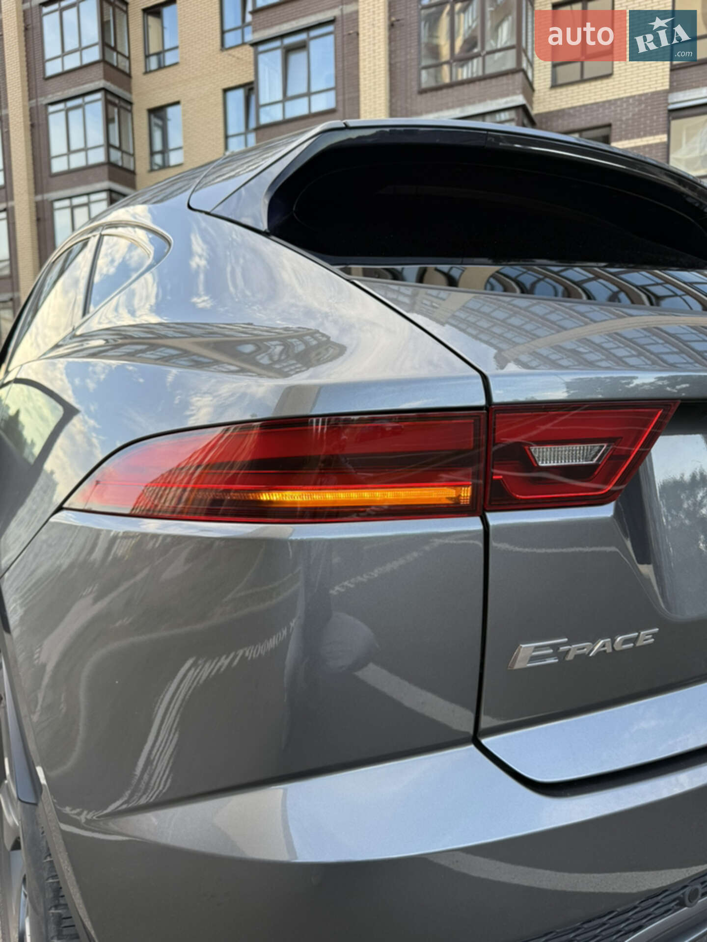 Jaguar E-Pace 2019 VIN SADF12FX2L1Z79000 фото оголошення 28 з 32