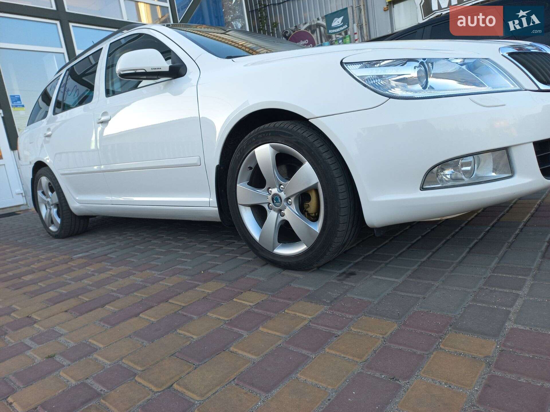 Skoda Octavia 2010 VIN TMBGK61Z8B2058678 фото оголошення 4 з 42
