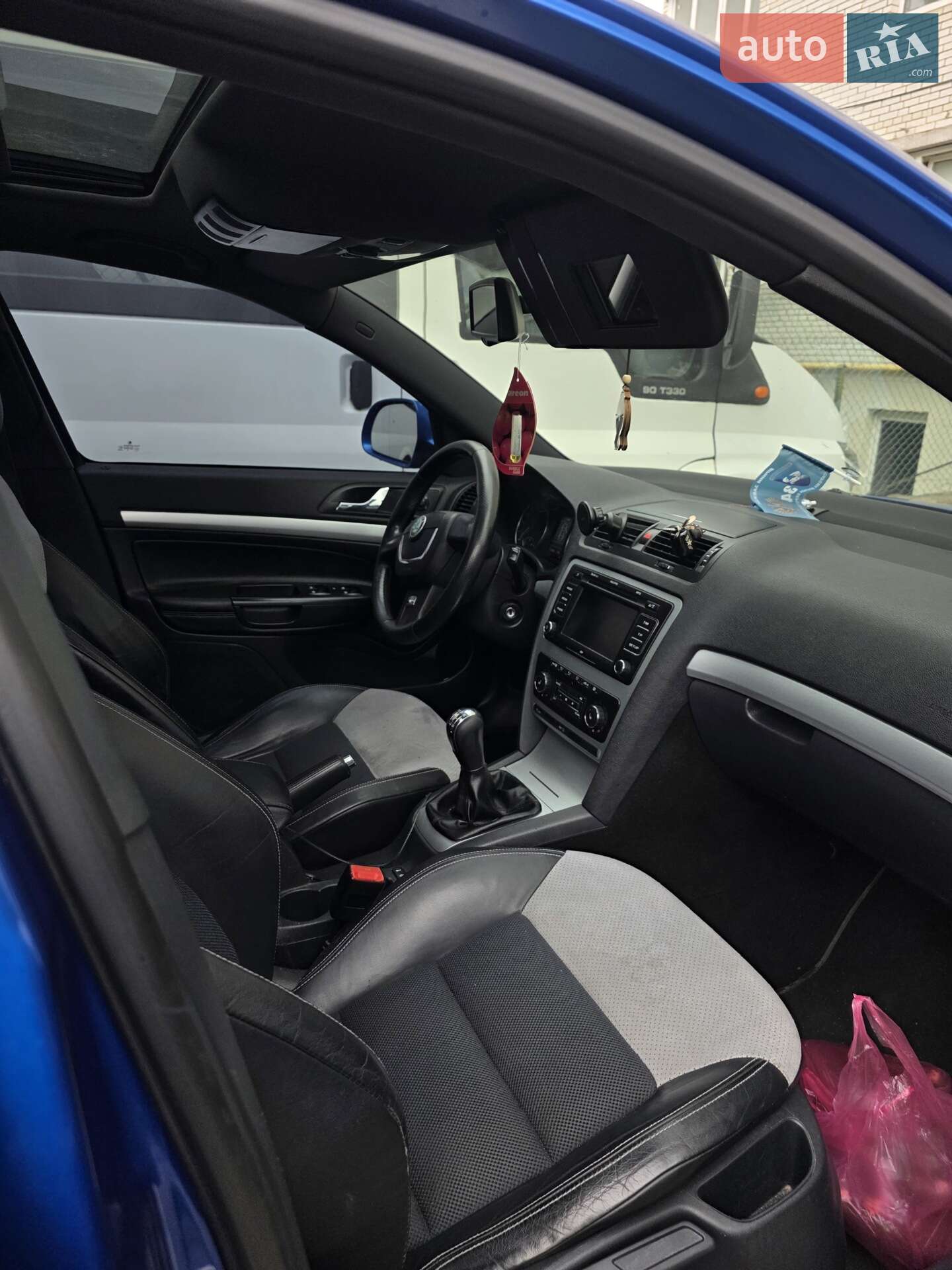 Skoda Octavia 2010 VIN TMBUH61Z2B2022714 фото оголошення 3 з 9