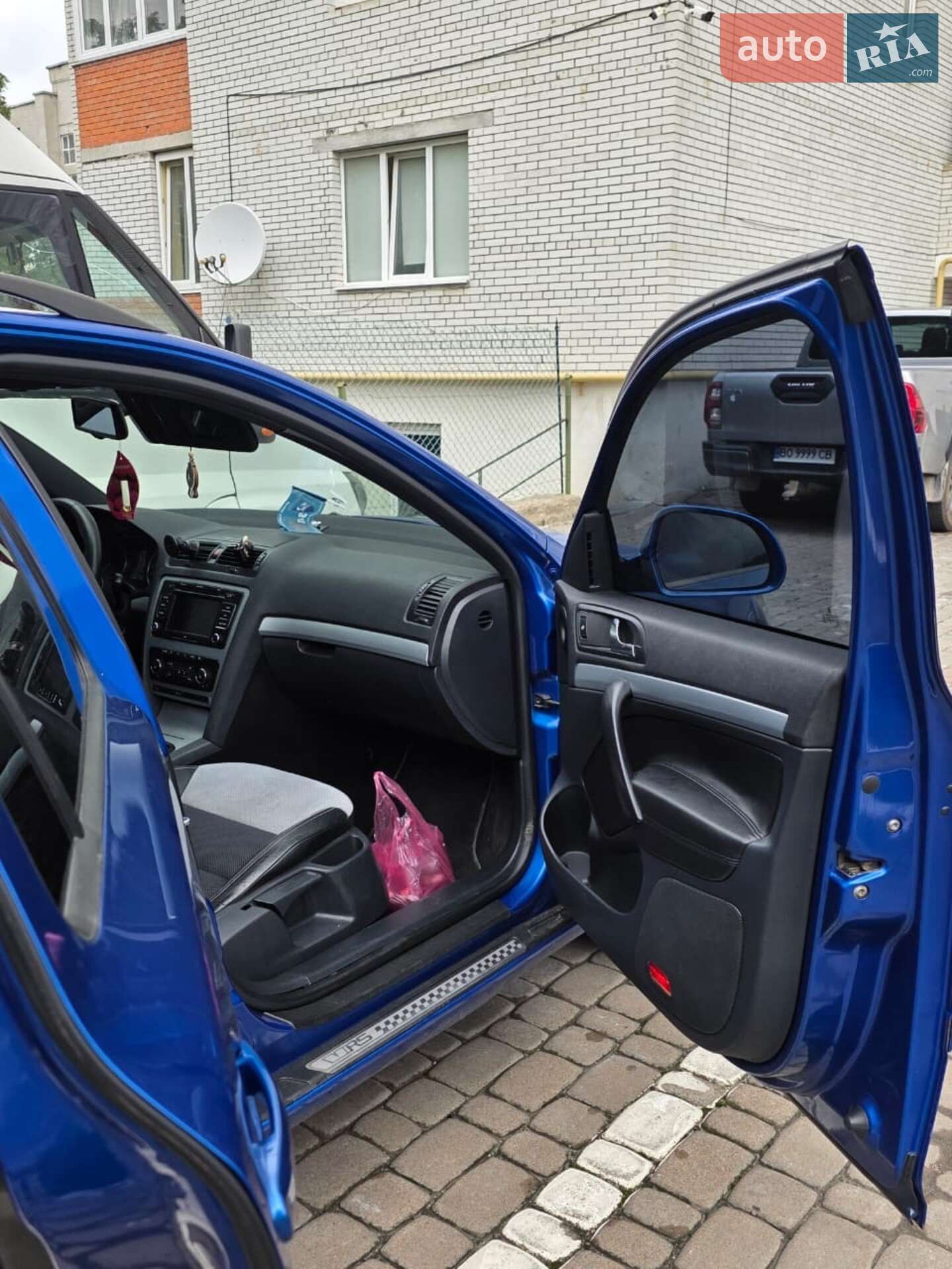 Skoda Octavia 2010 VIN TMBUH61Z2B2022714 фото оголошення 7 з 9