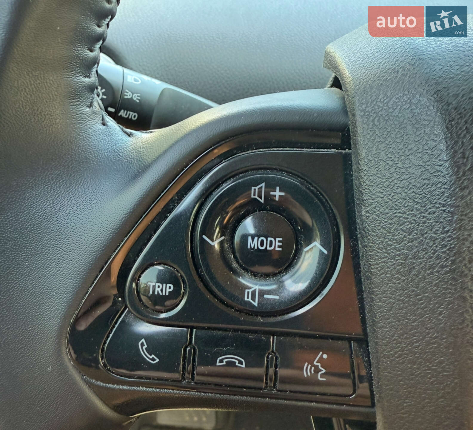 Toyota Prius Prime 2021 VIN JTDKAMFP3M3184176 фото оголошення 4 з 9