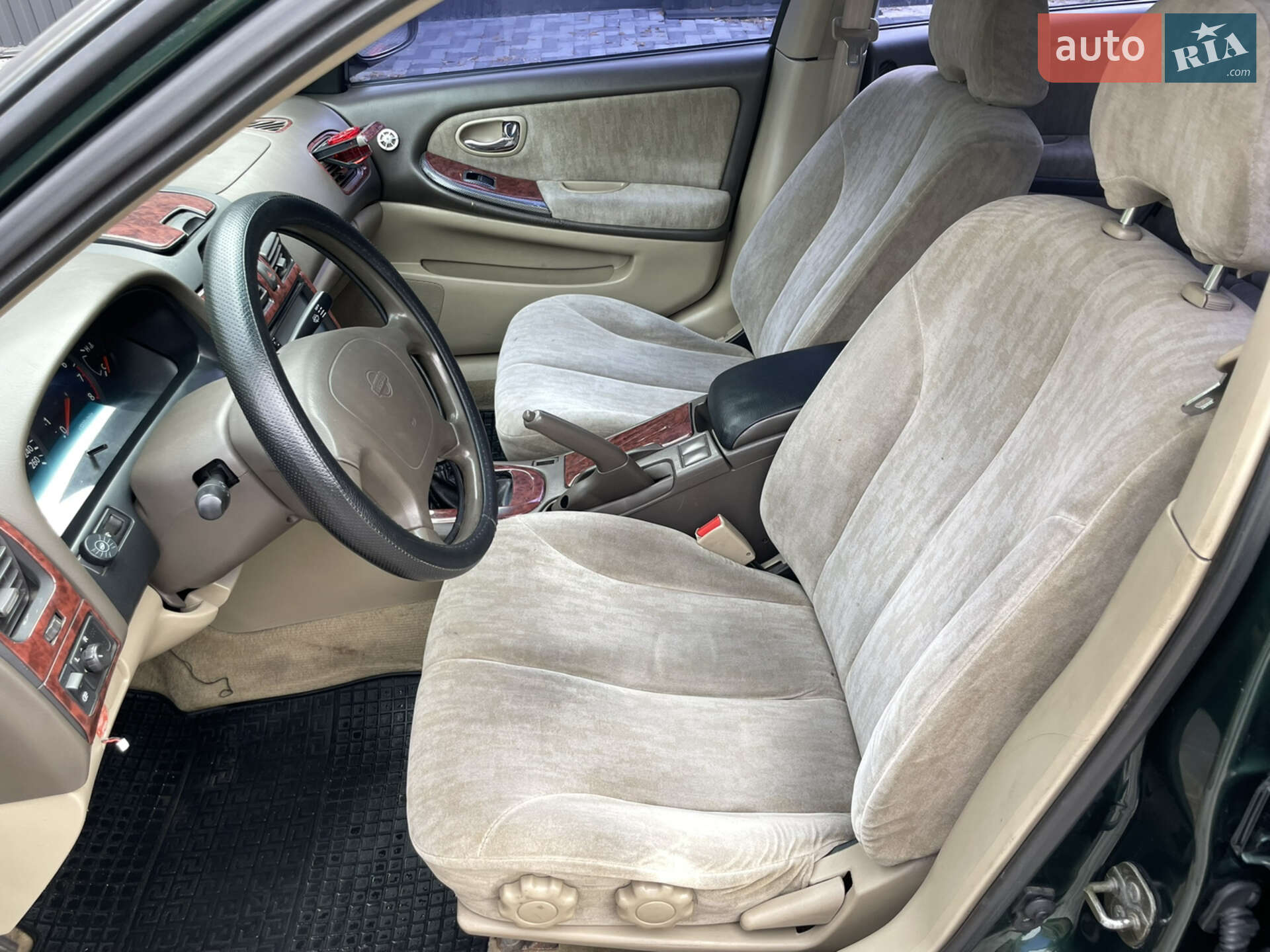 Nissan Maxima 2000 VIN JN1CA31S4YT182570 фото оголошення 3 з 12