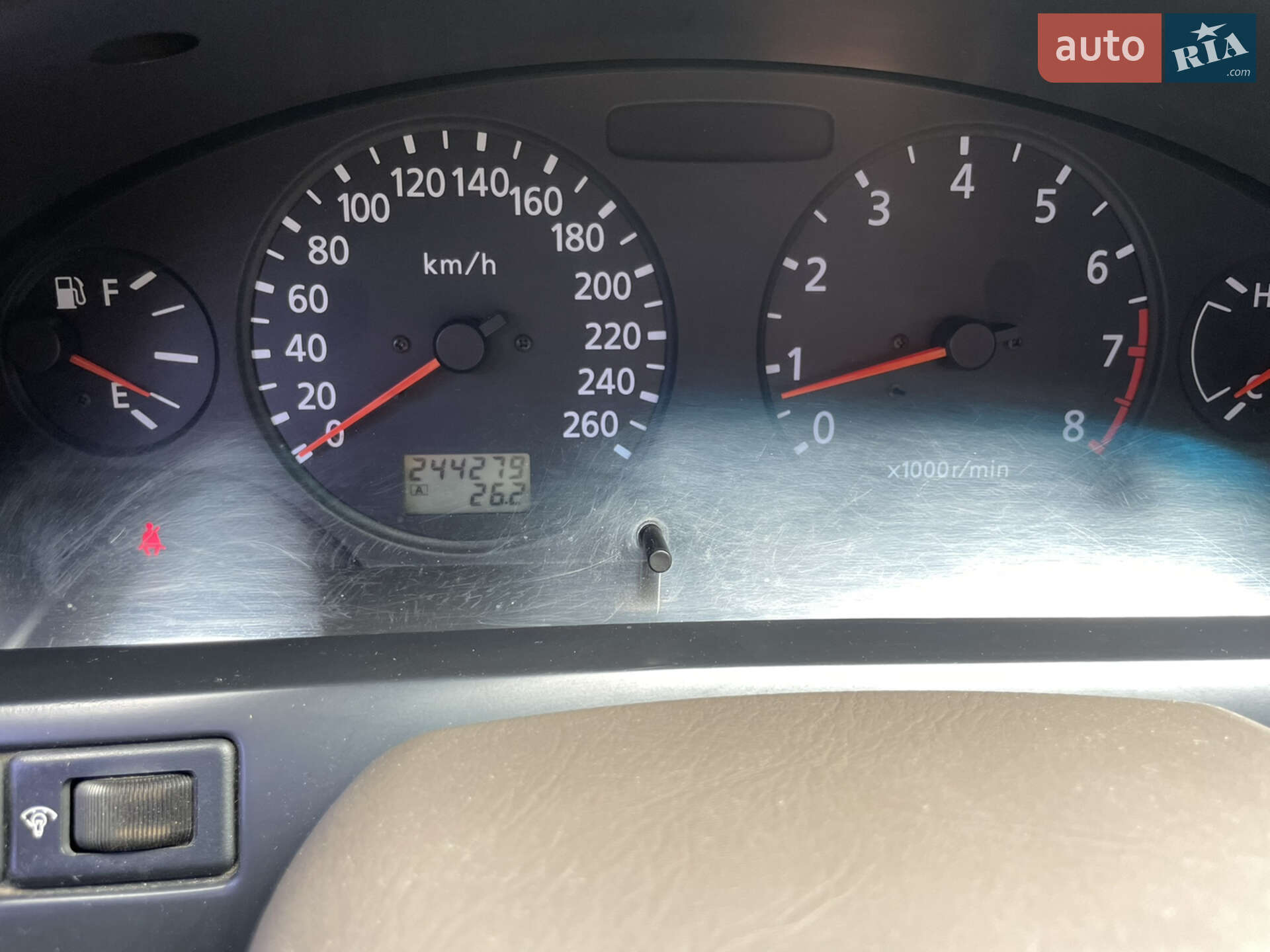 Nissan Maxima 2000 VIN JN1CA31S4YT182570 фото оголошення 5 з 12